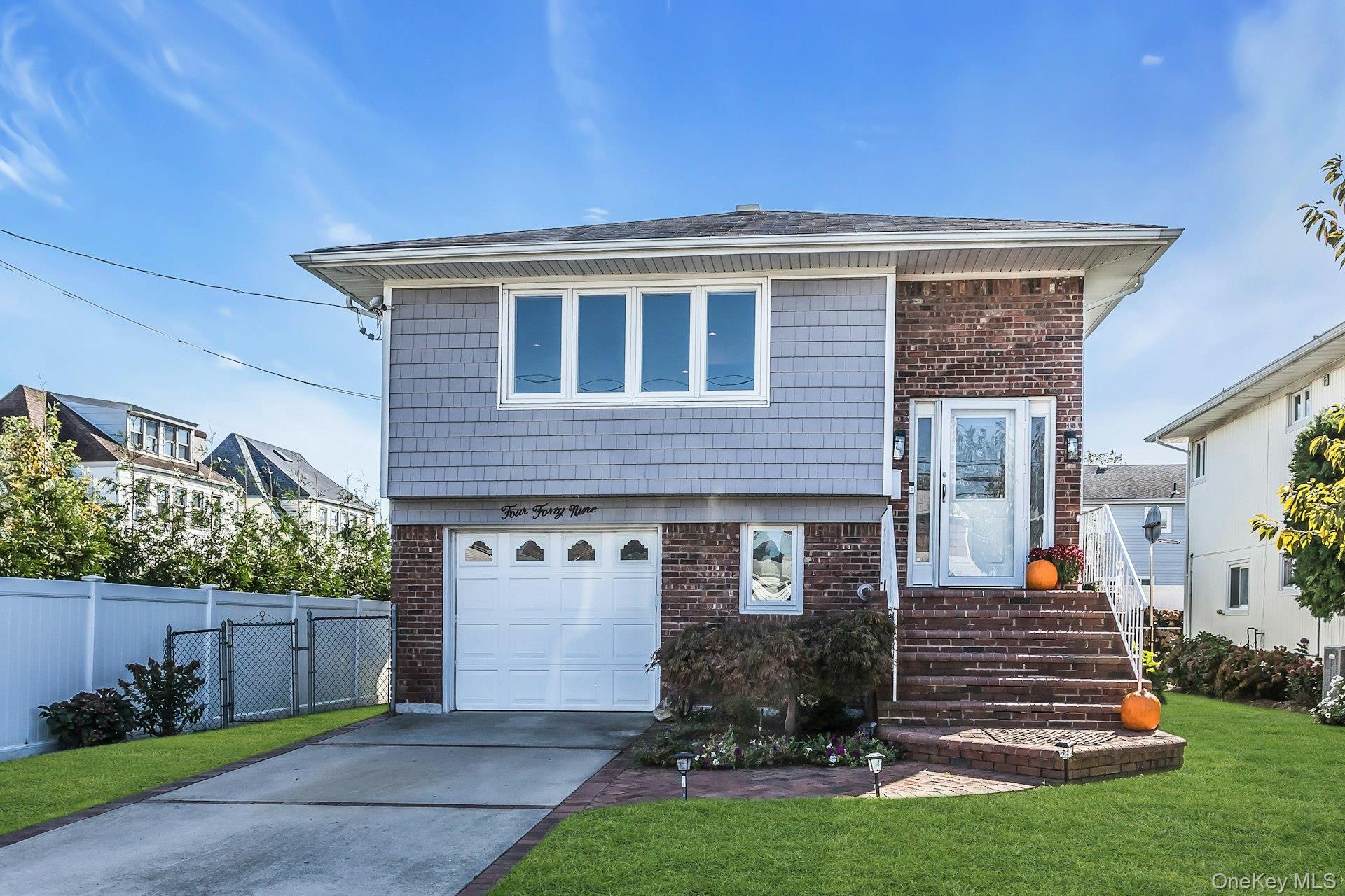 449 Bambrick Street Property Photo 1