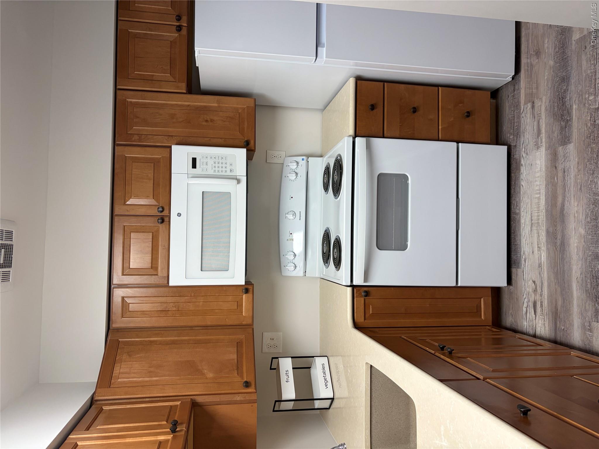 253 Richard Court Property Photo 14