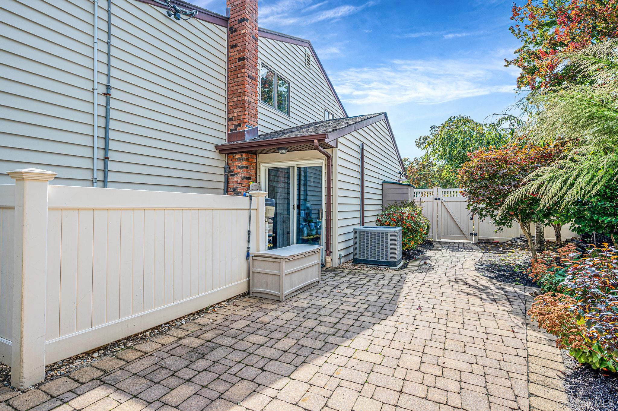 17 Hill Lane Property Photo 44