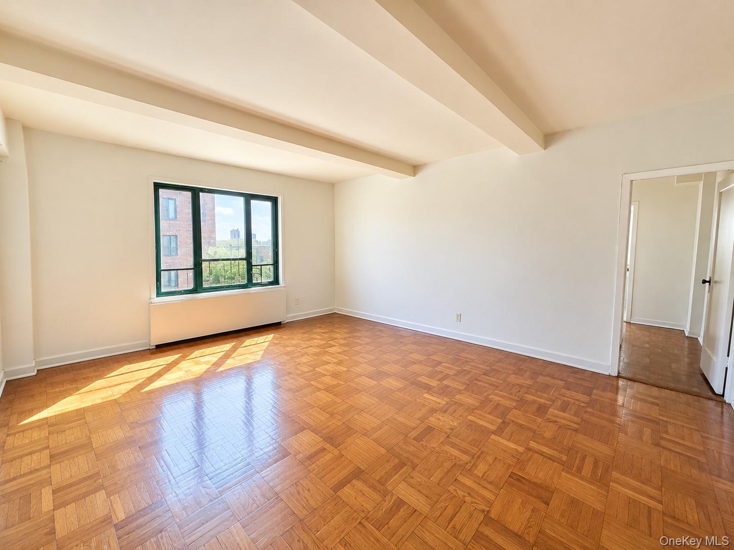 99 Metropolitan Oval 8b Property Photo 8