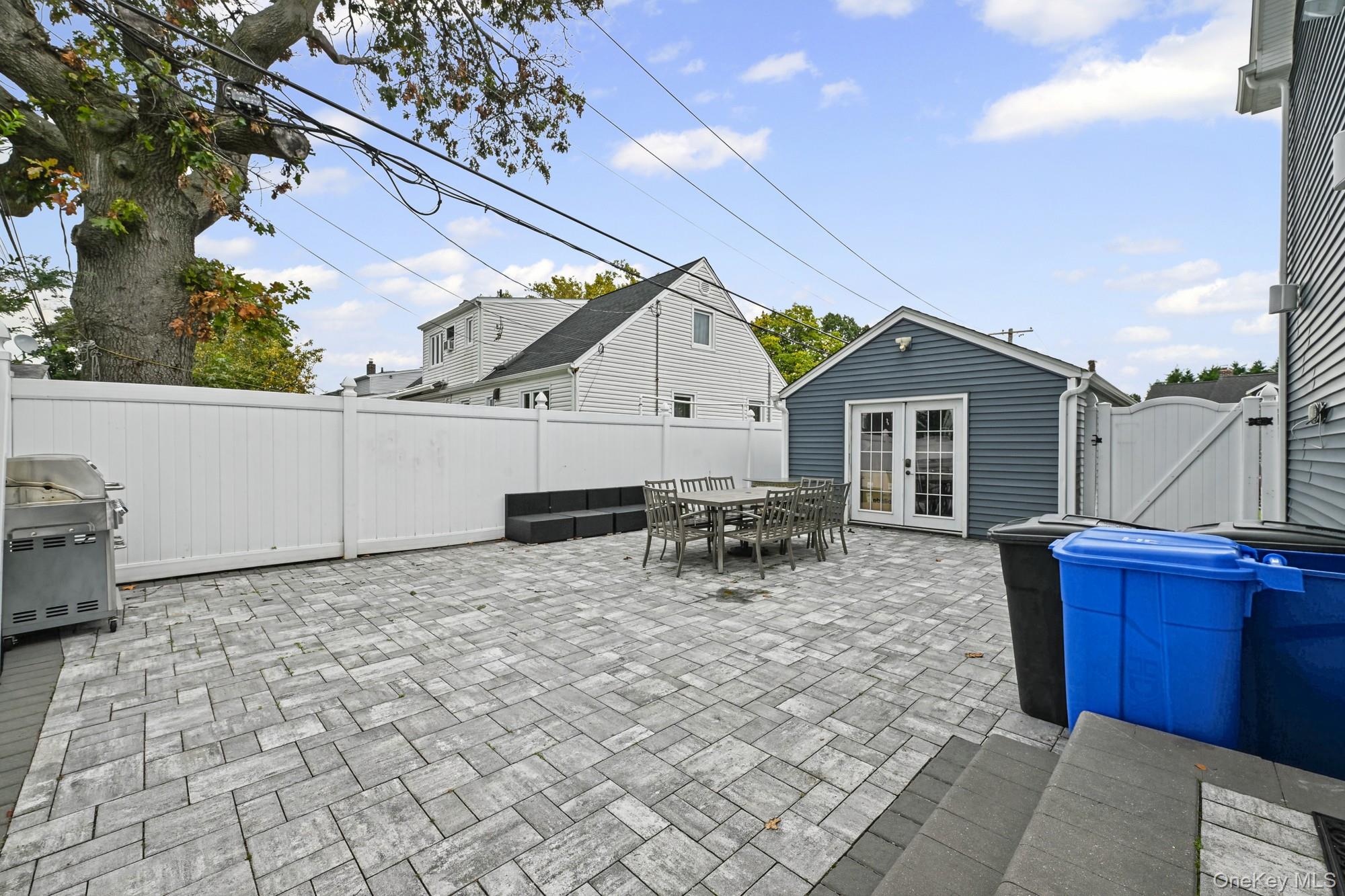 325 Paul Place Property Photo 30
