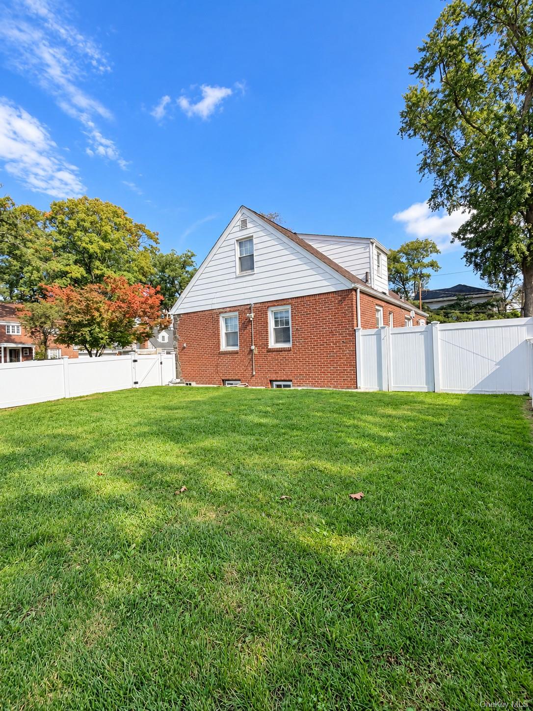 2 Oak Drive Property Photo 4