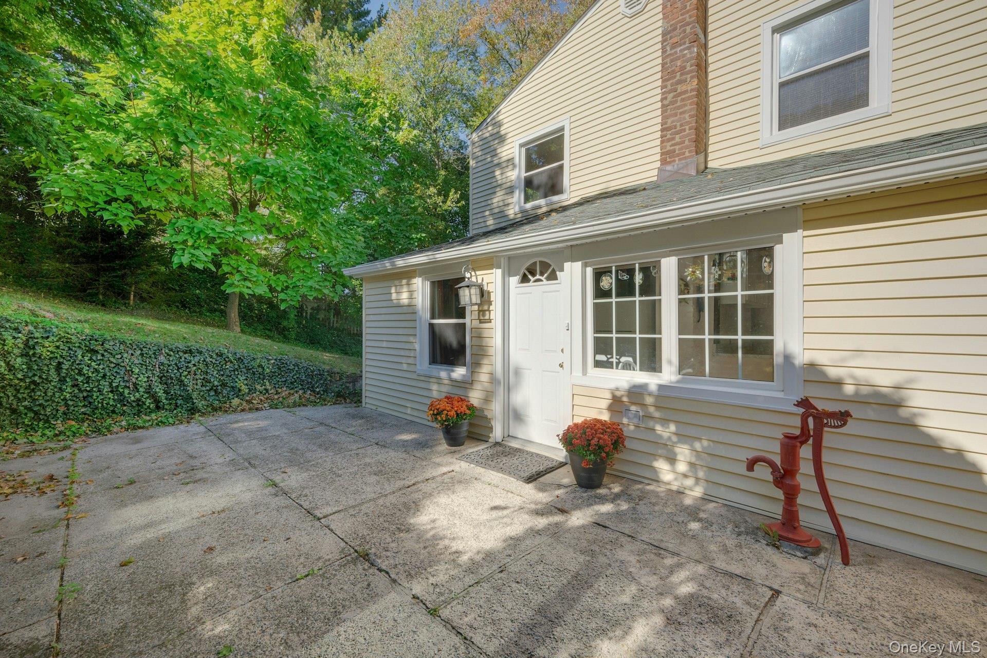 118 Circular Street Property Photo 2