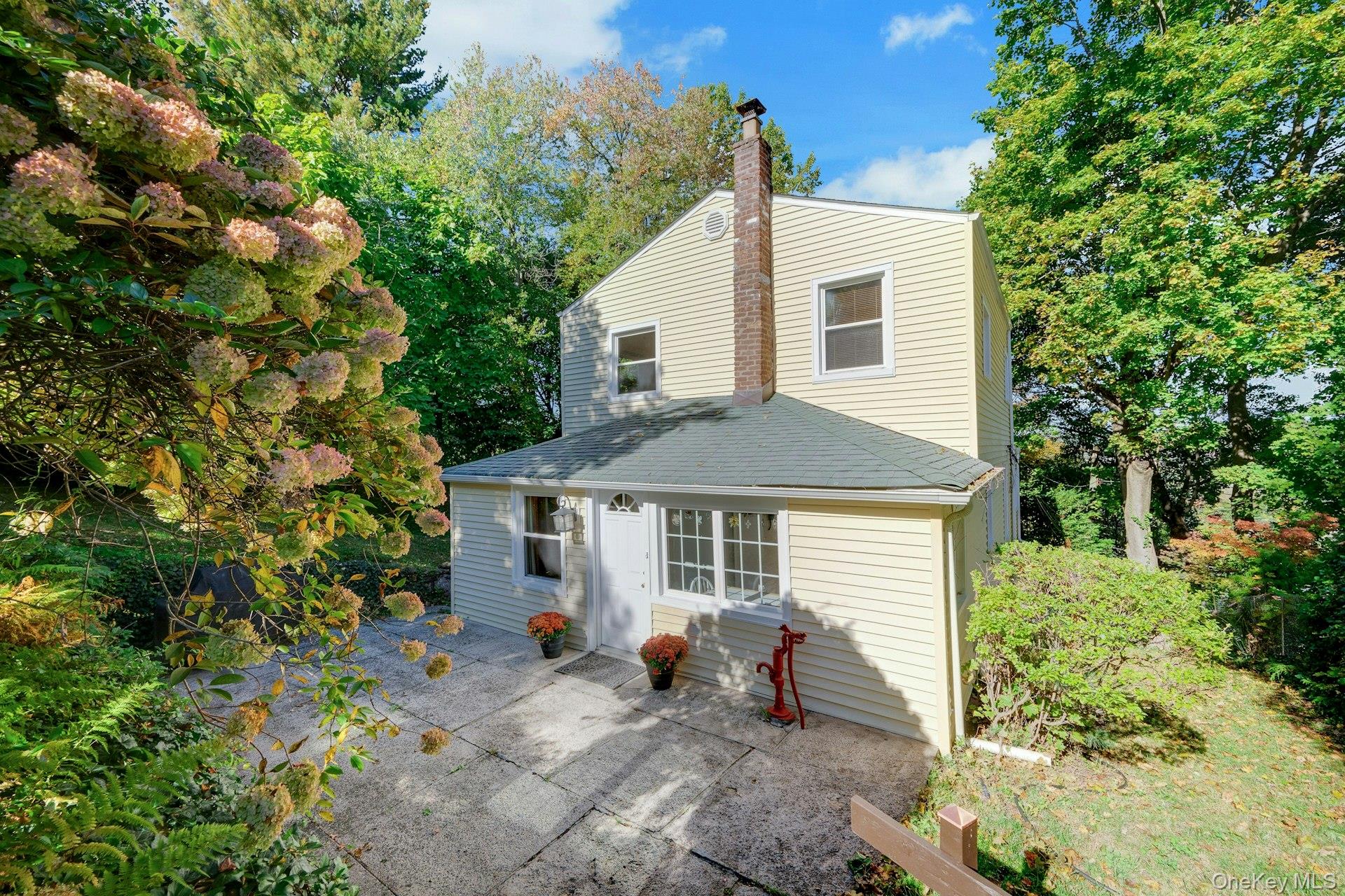 118 Circular Street Property Photo 3