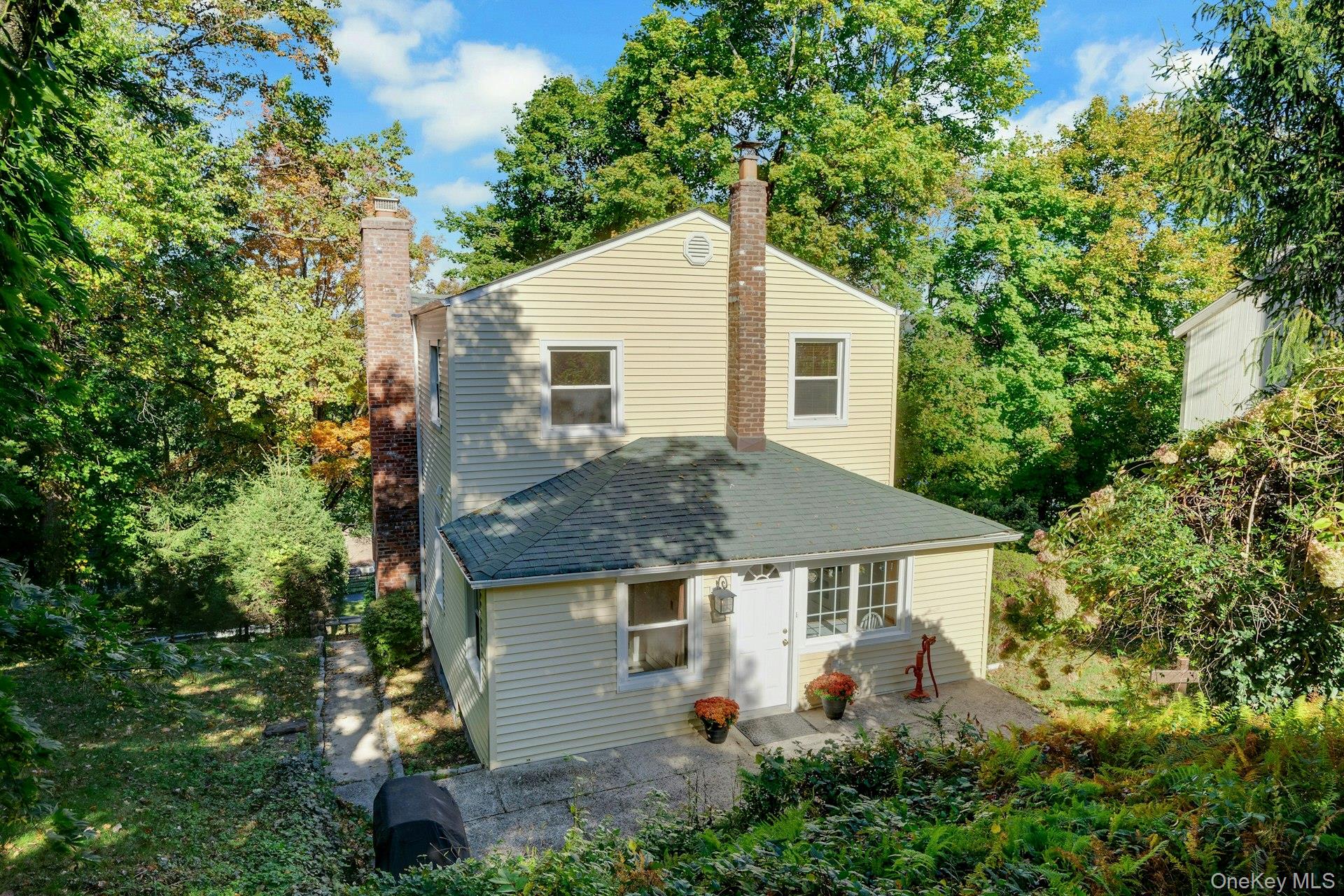 118 Circular Street Property Photo 5