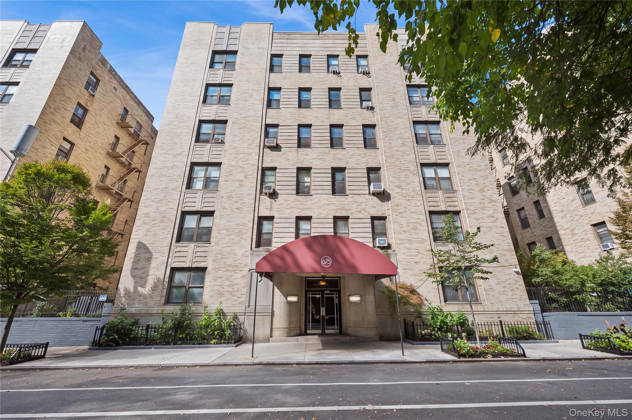 675 Walton Avenue 3m Property Photo 1