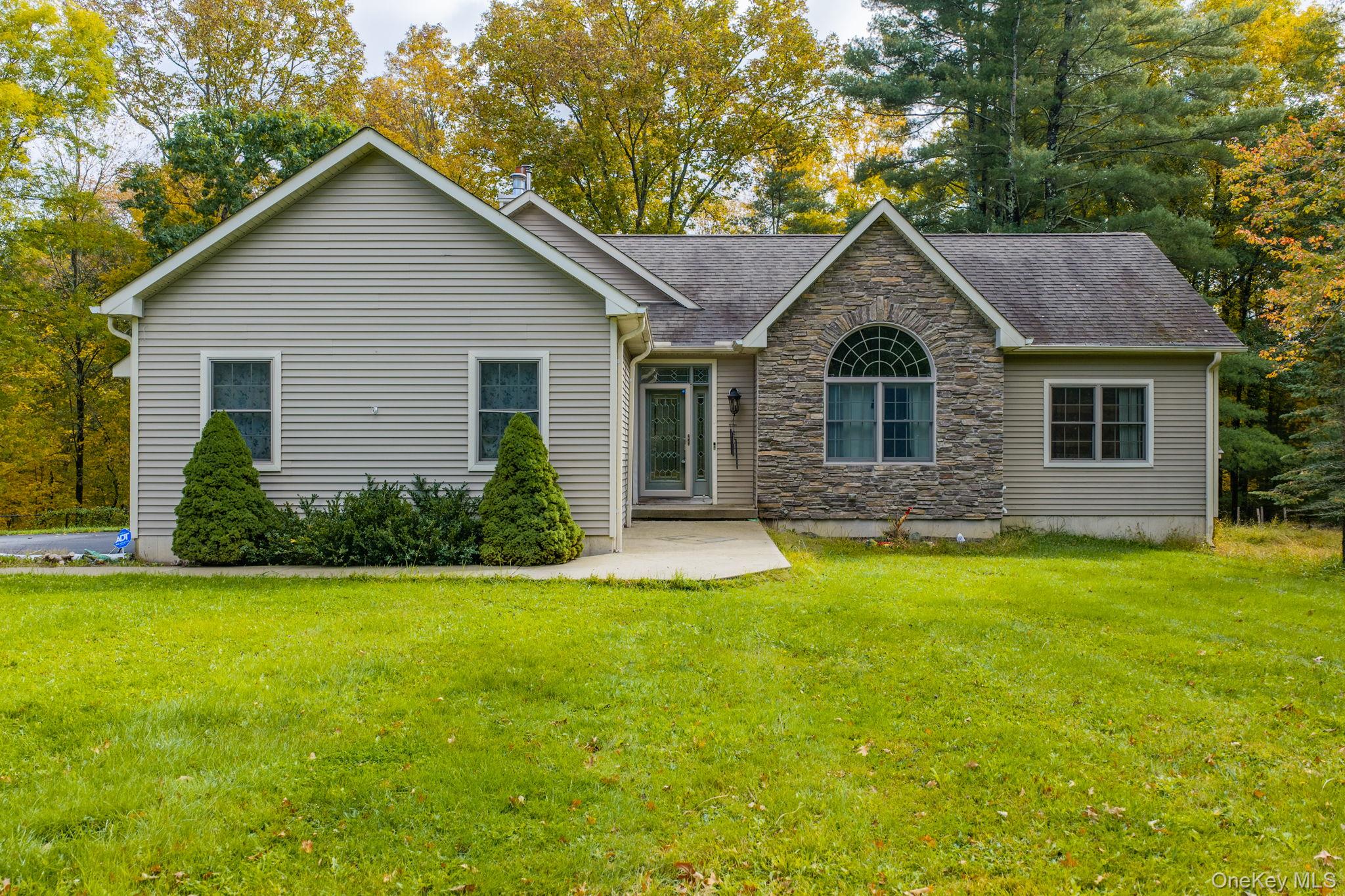 576 Burlingham Road Property Photo 3