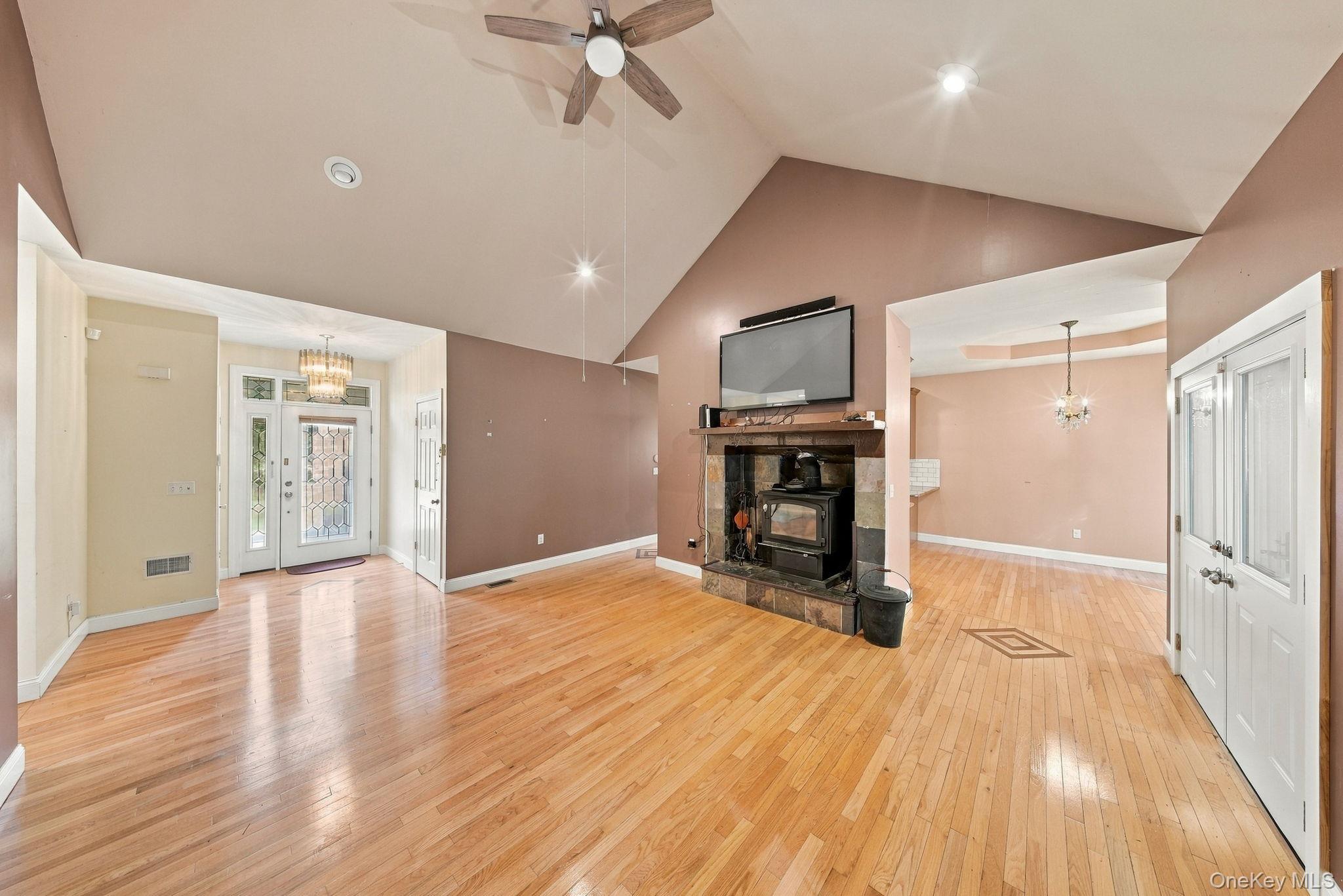576 Burlingham Road Property Photo 9
