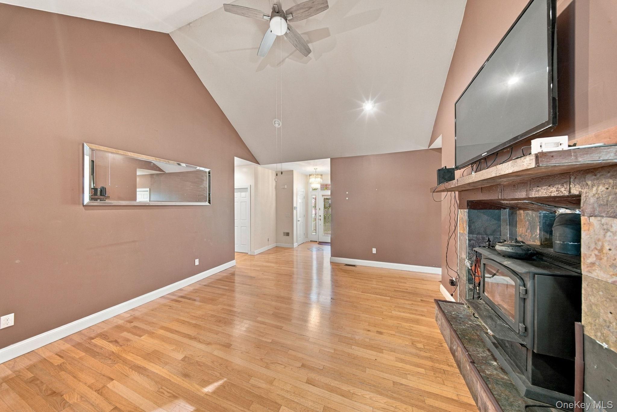 576 Burlingham Road Property Photo 10