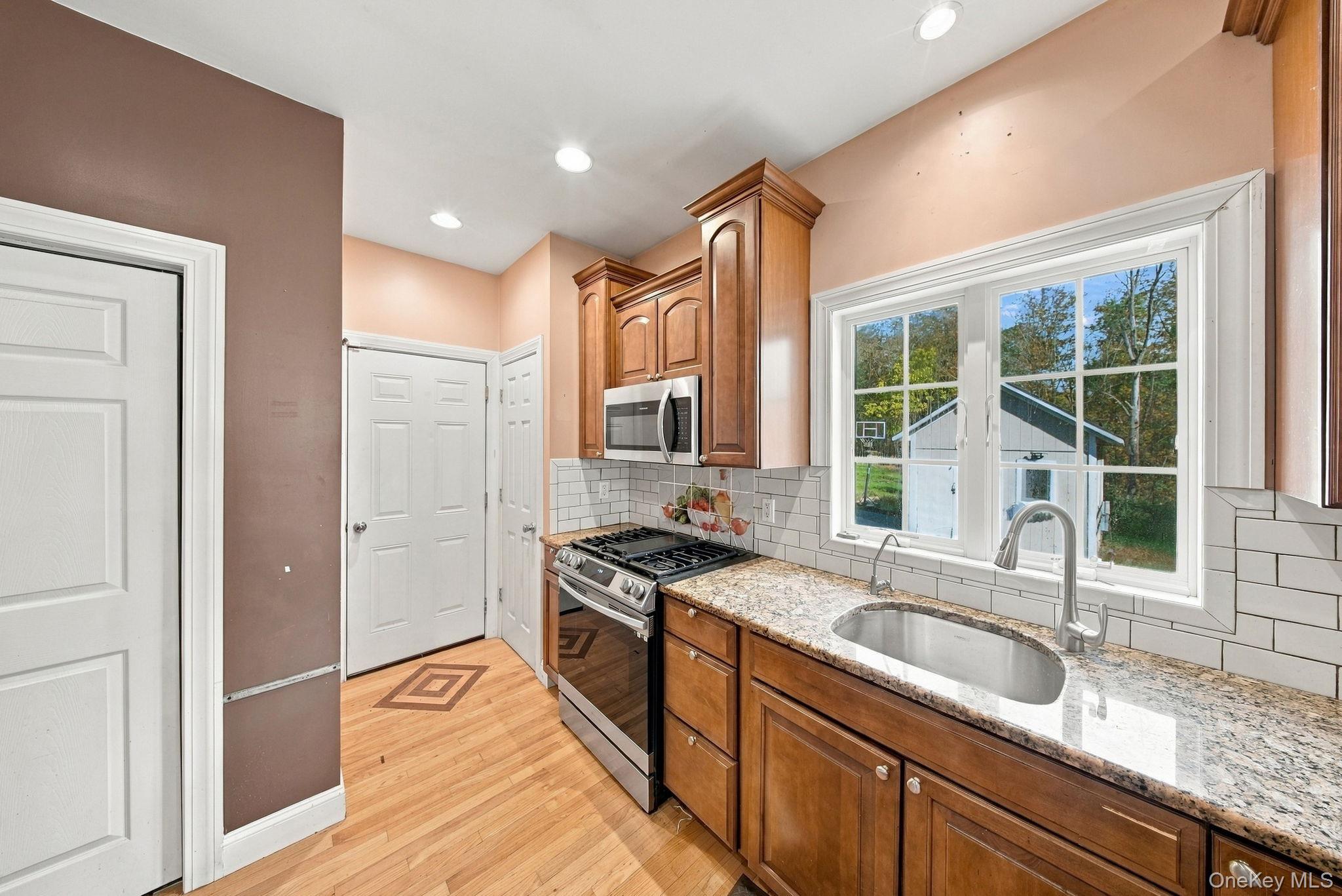 576 Burlingham Road Property Photo 13