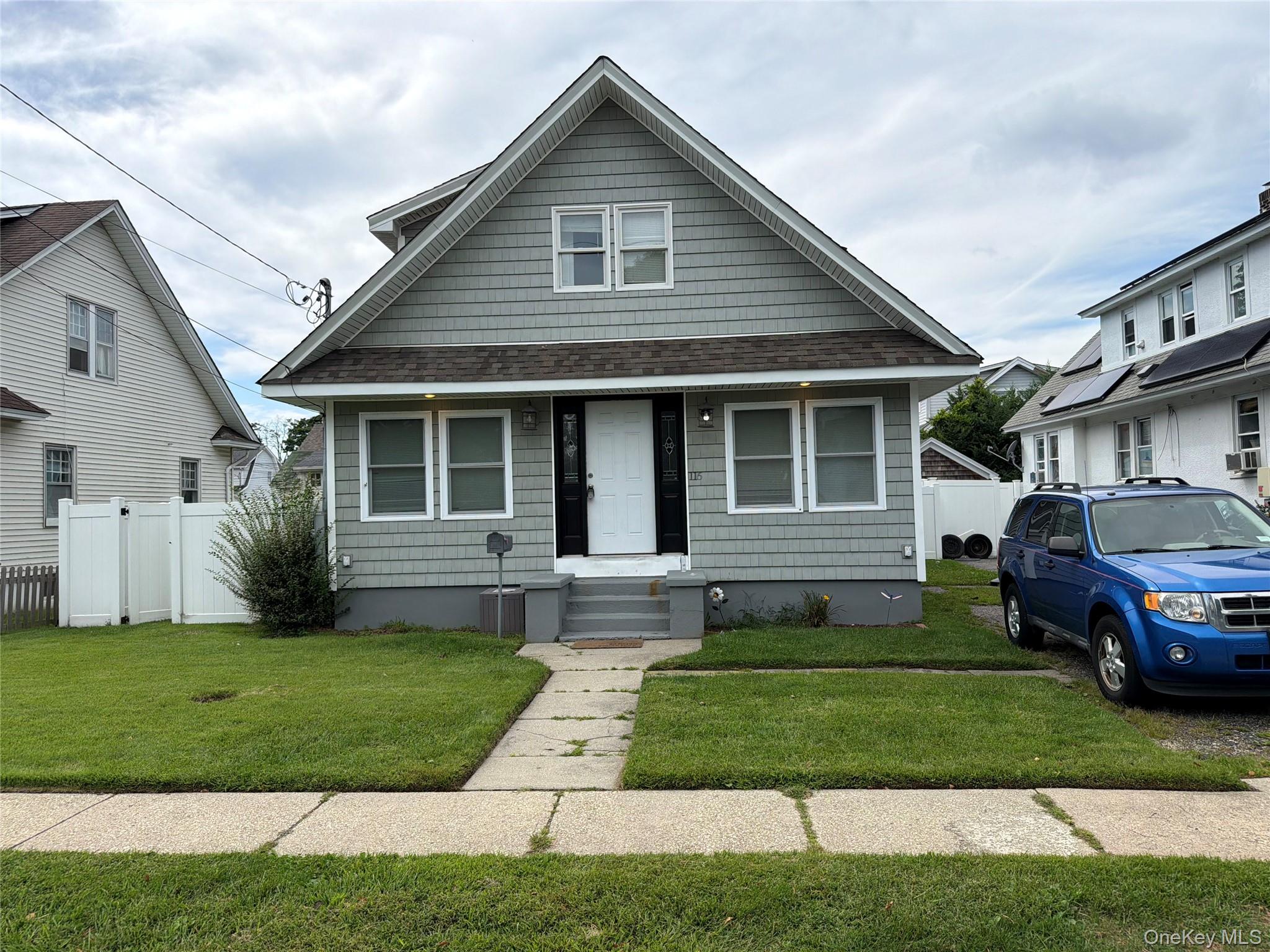 116 S Clinton Avenue Property Photo 1