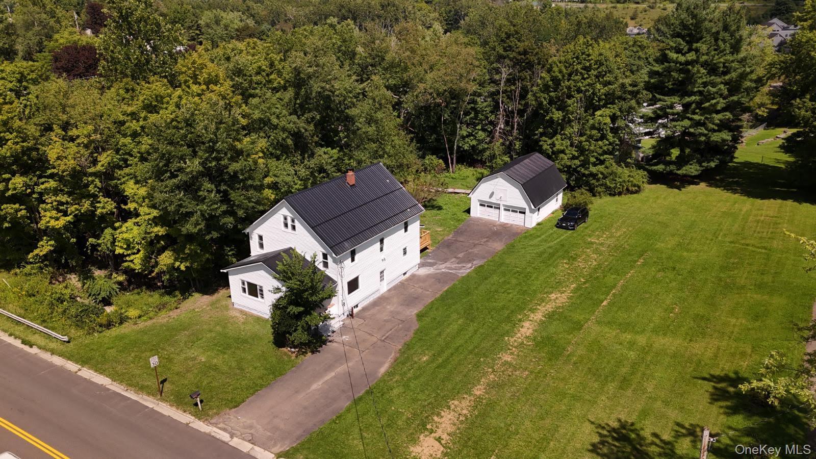 1709 Glenwood Rd Property Photo 3