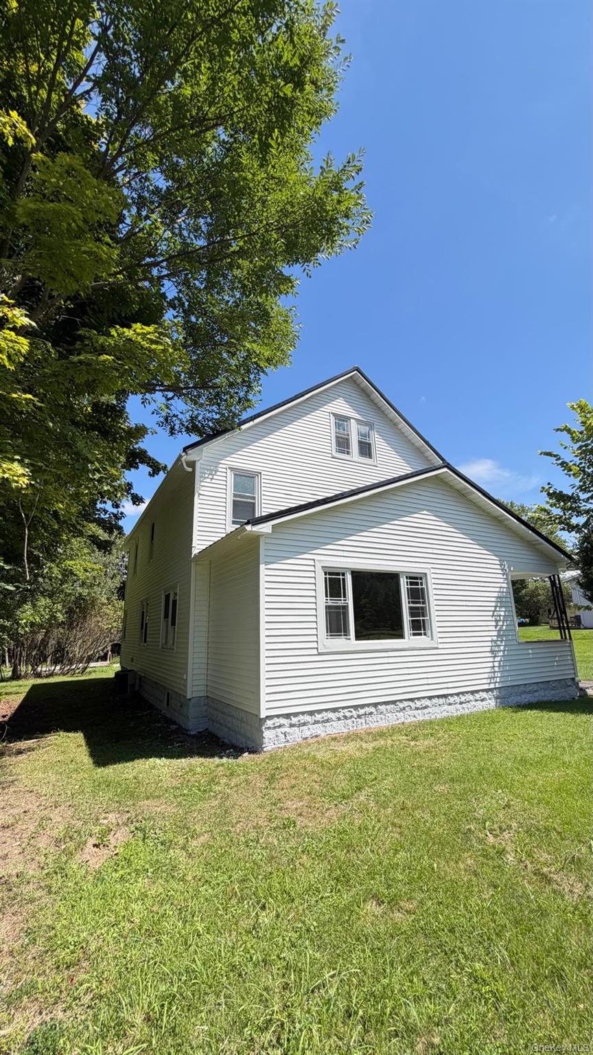 1709 Glenwood Rd Property Photo 4