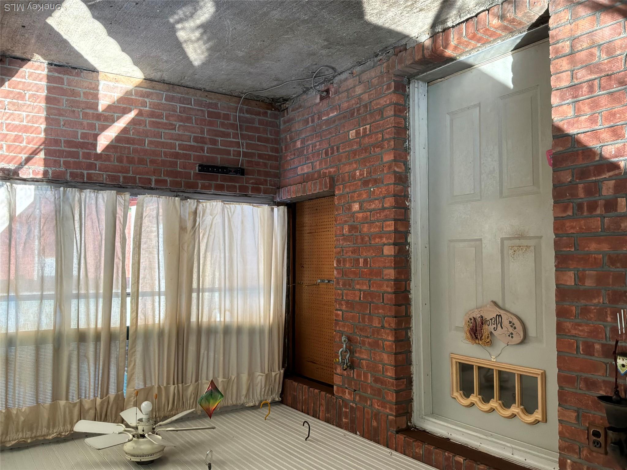 12 Gary Drive Property Photo 2