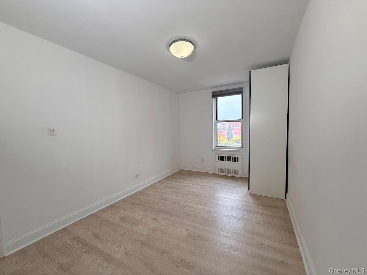60-11 Broadway 5e Property Photo 8