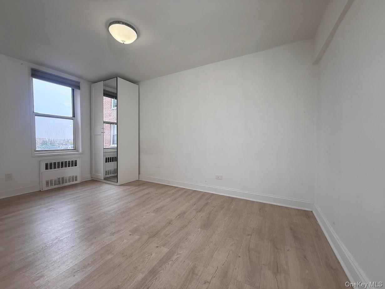 60-11 Broadway 5e Property Photo 9