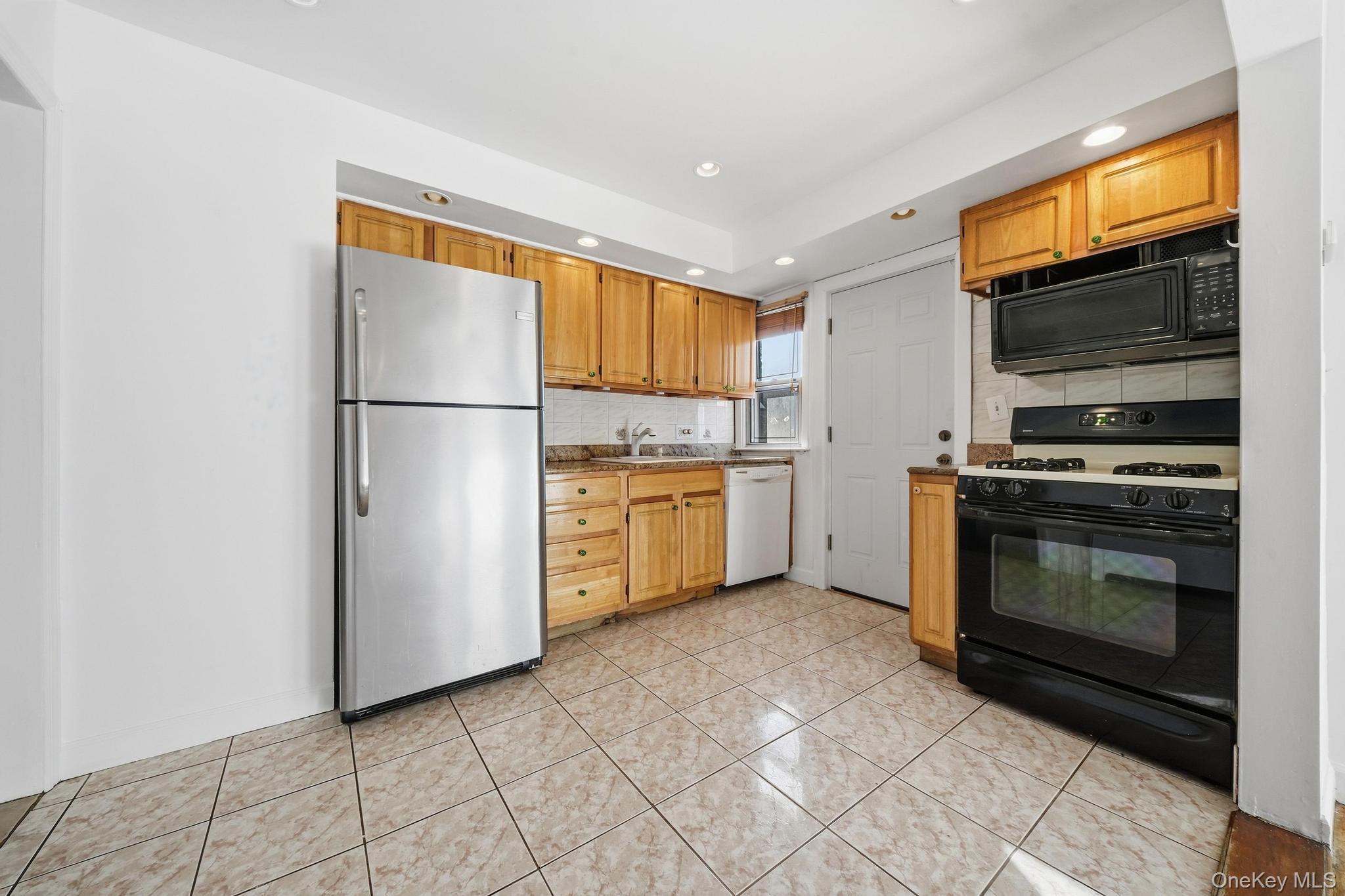 88 Meyer Avenue Property Photo 21