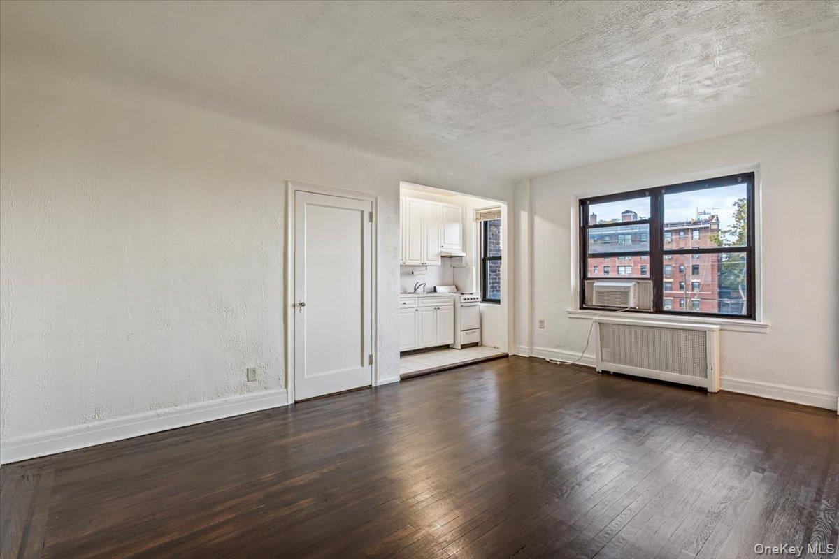 141 Woodmere Boulevard 3c Property Photo 2