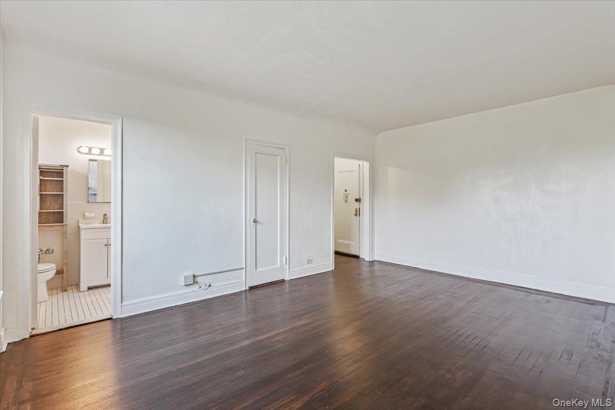 141 Woodmere Boulevard 3c Property Photo 3