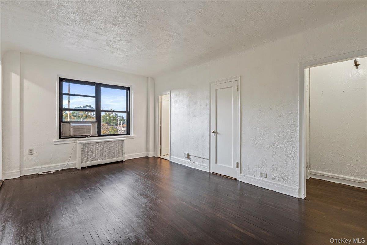 141 Woodmere Boulevard 3c Property Photo 5
