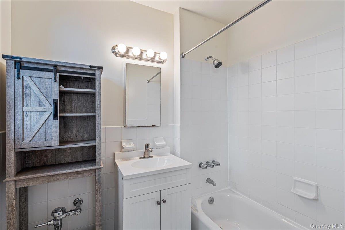 141 Woodmere Boulevard 3c Property Photo 9