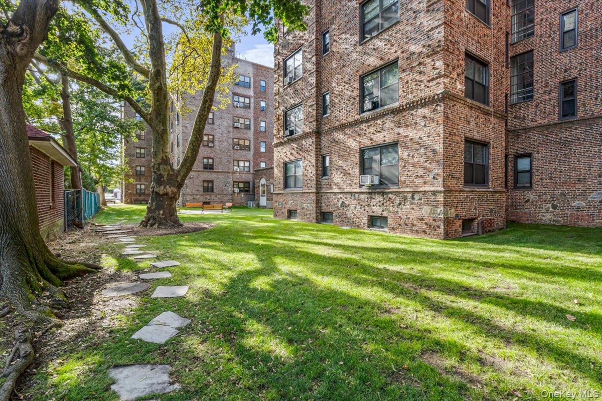 141 Woodmere Boulevard 3c Property Photo 10