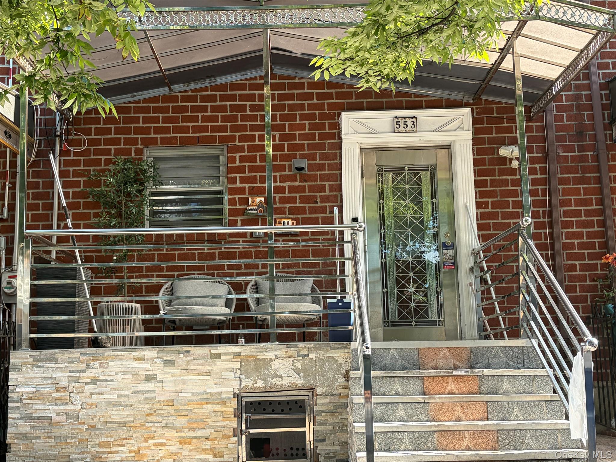 553 Hendrix Property Photo 1