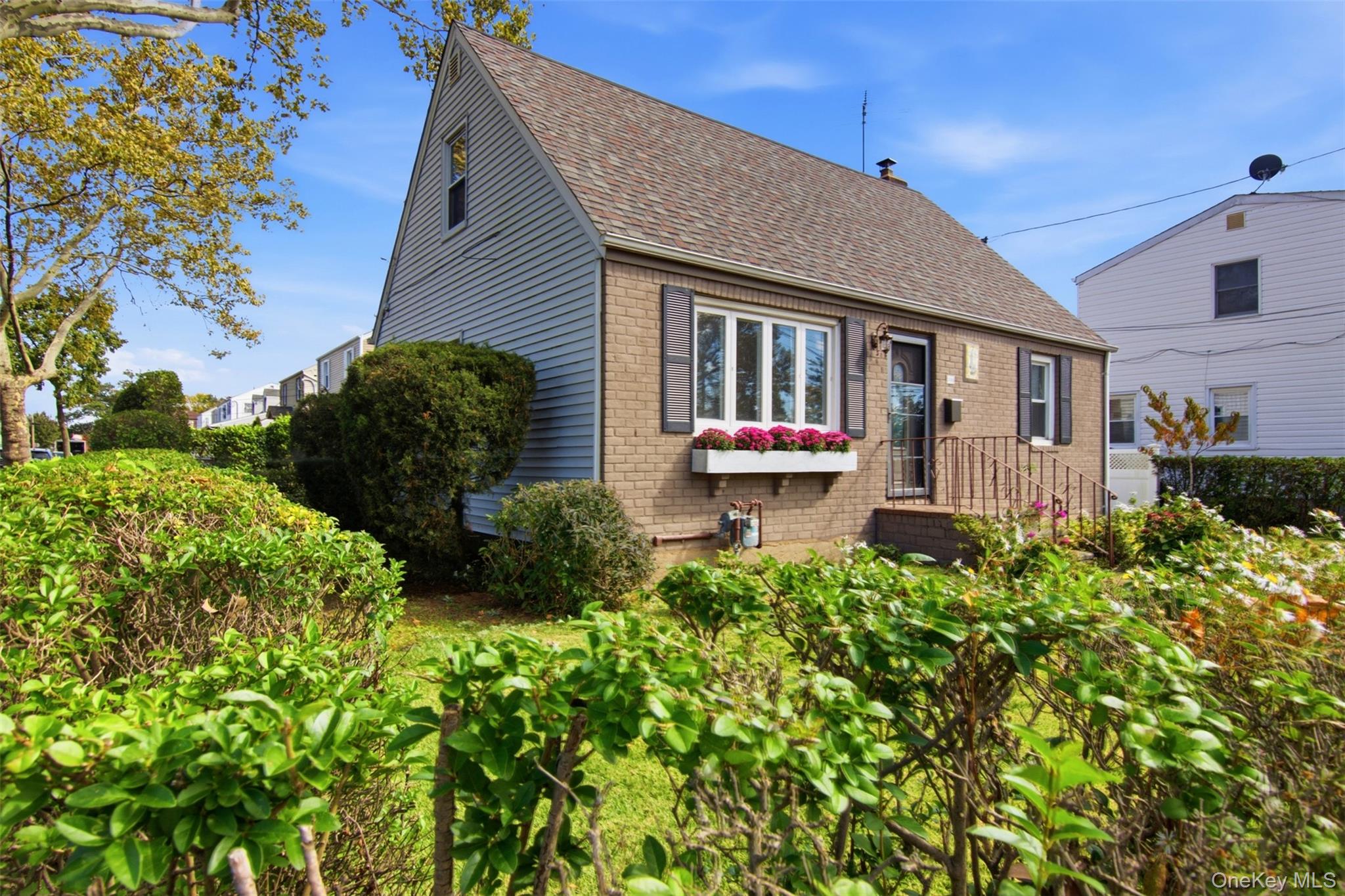 336 Herricks Road Property Photo 2