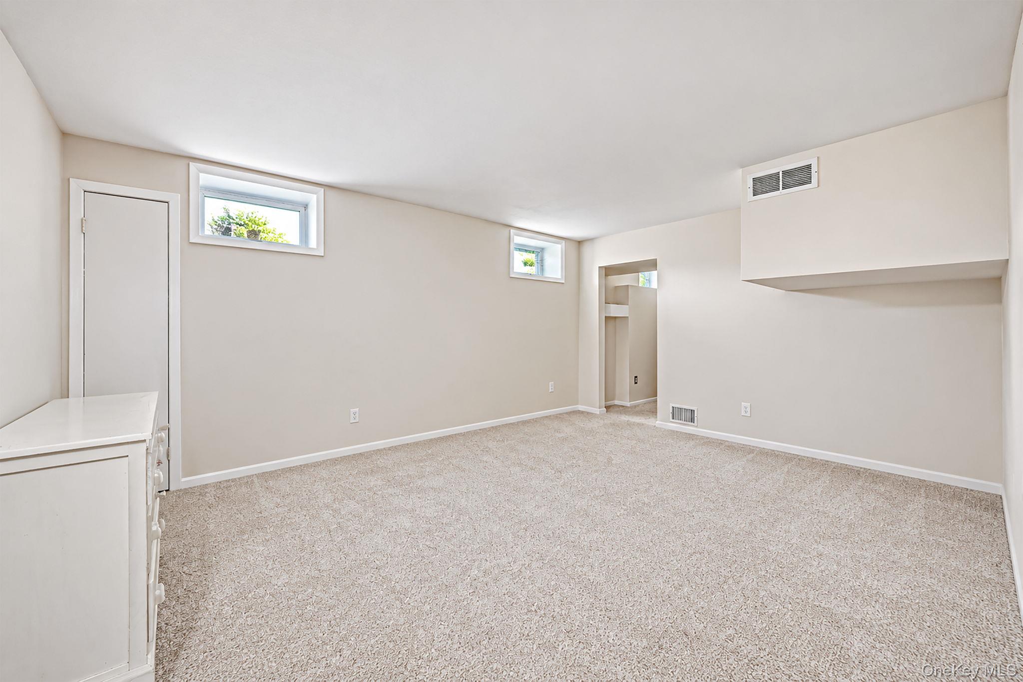 156 Jamaica Avenue Property Photo 34