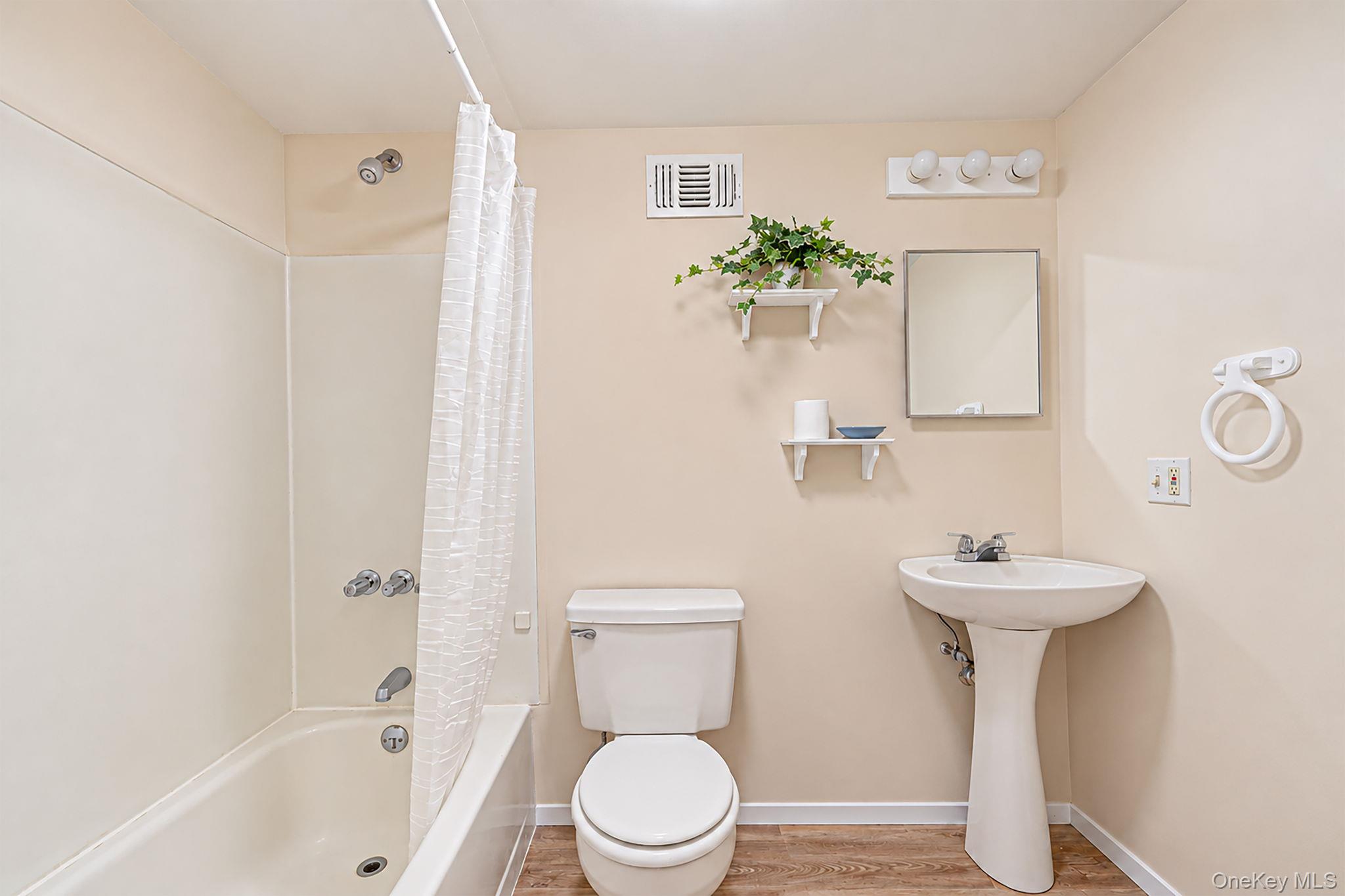 156 Jamaica Avenue Property Photo 35