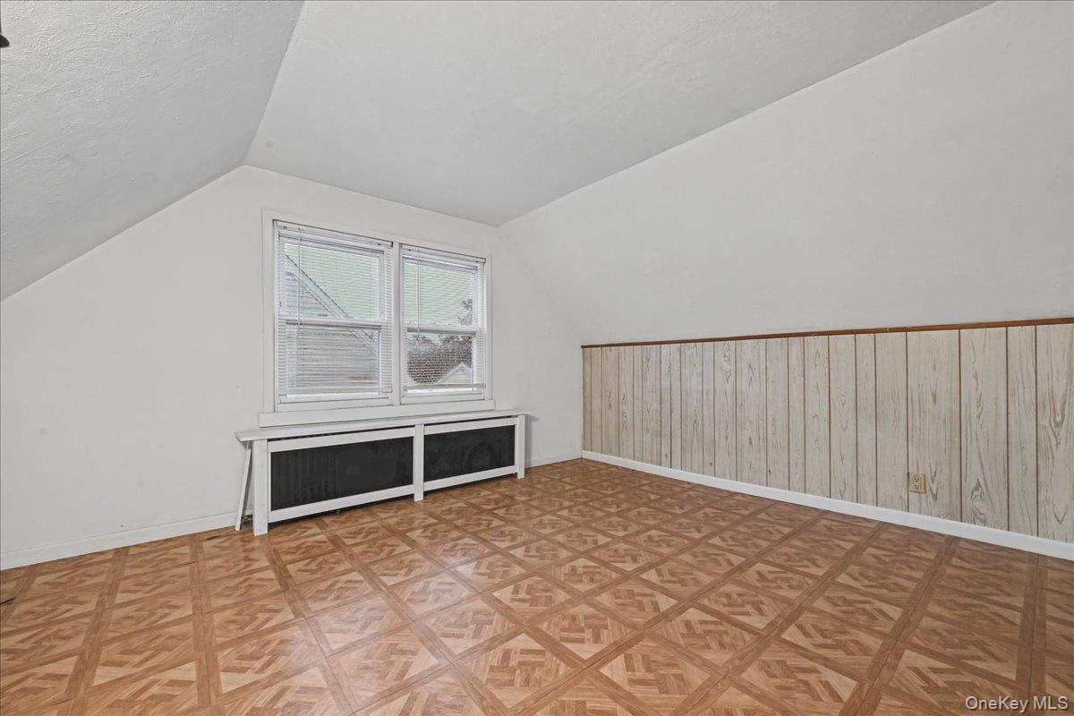 2342 Maple Street Property Photo 11