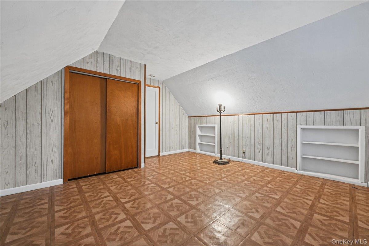 2342 Maple Street Property Photo 12