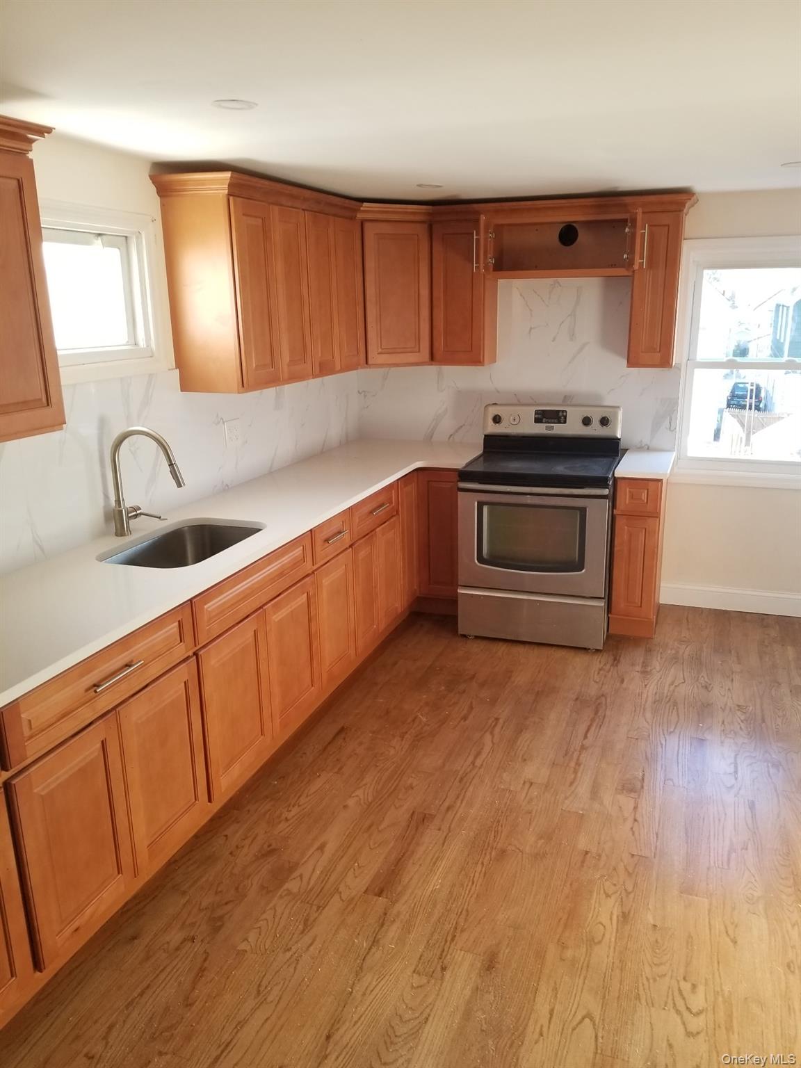 10916 Pinegrove Street Property Photo 6