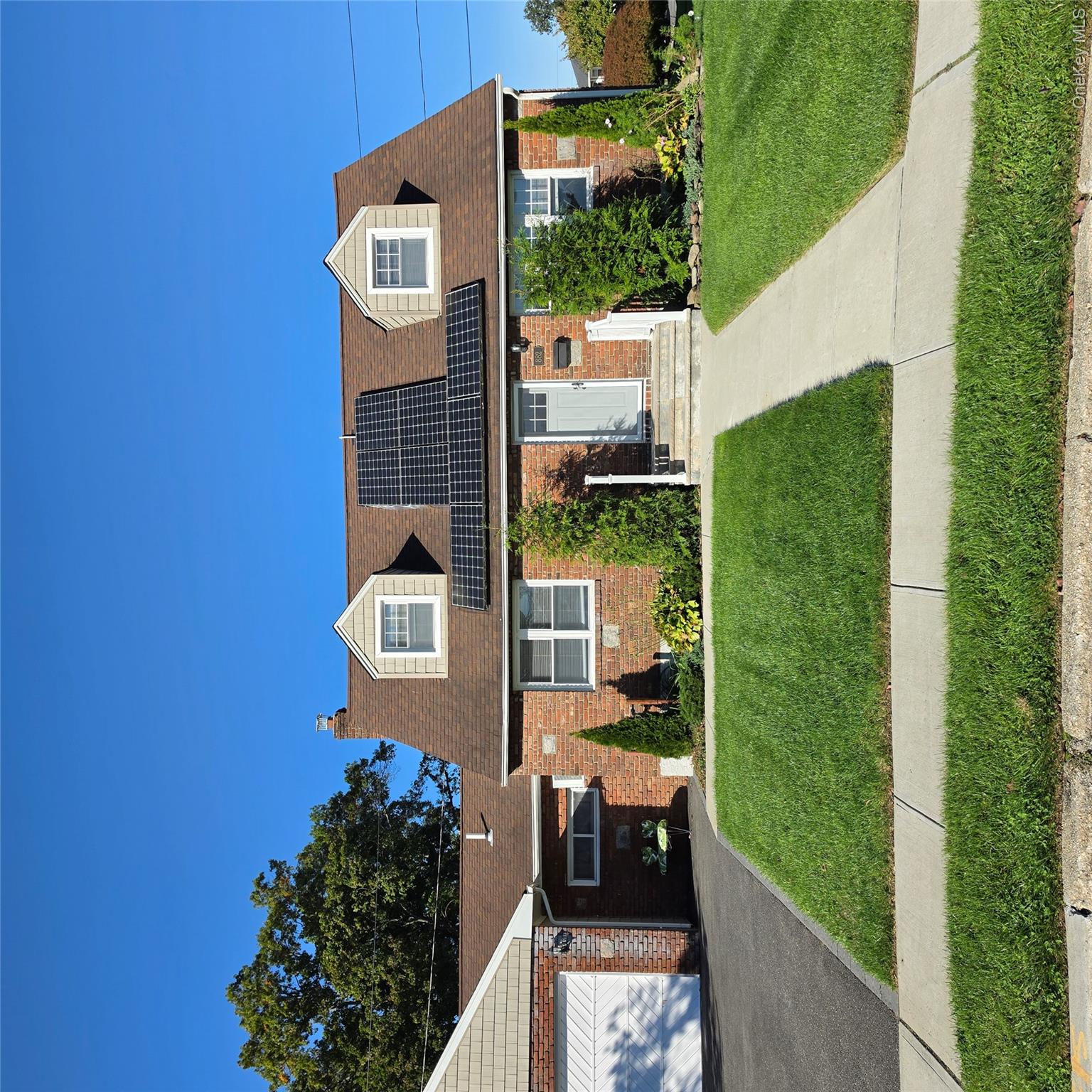 882 Leeds Court Property Photo 1