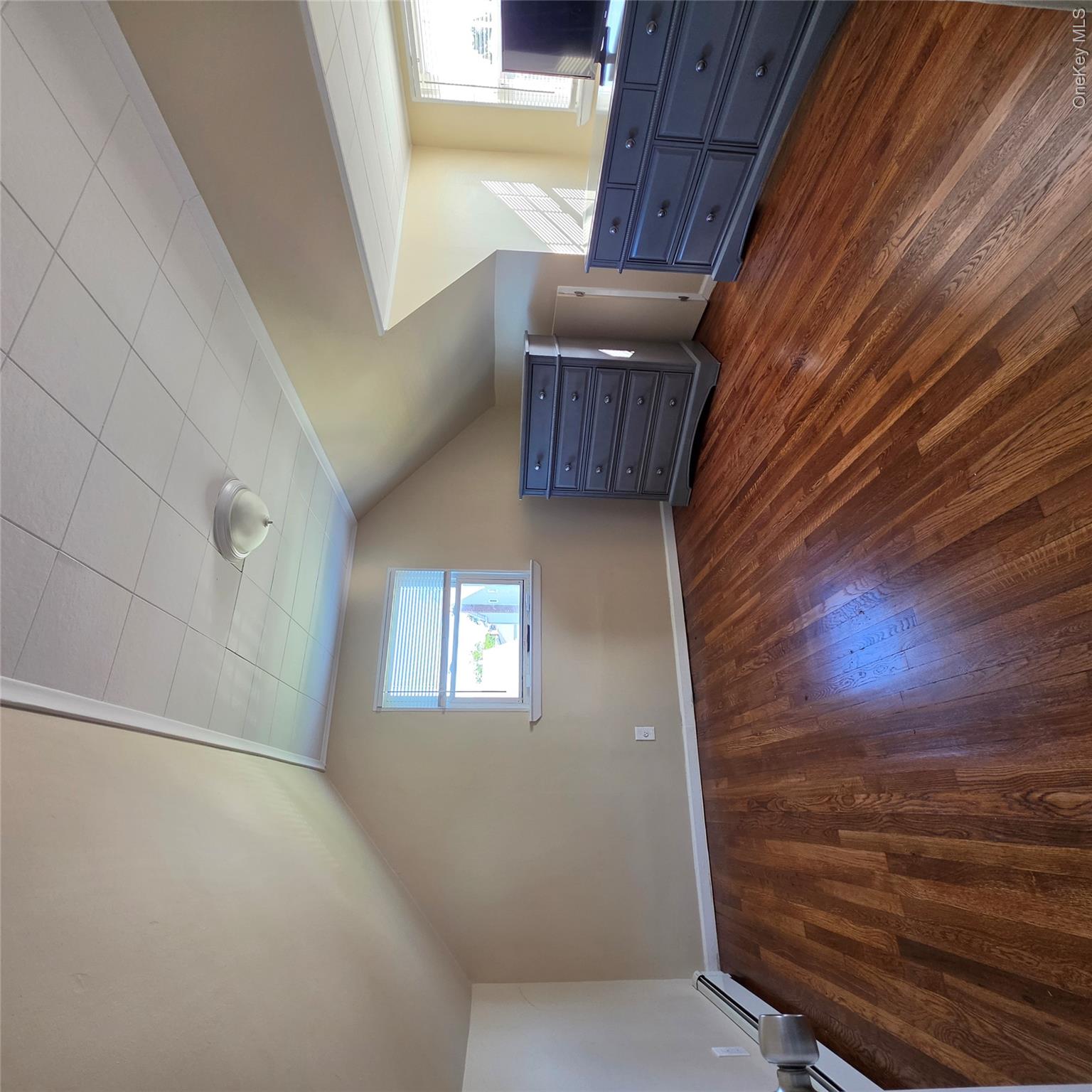 882 Leeds Court Property Photo 7