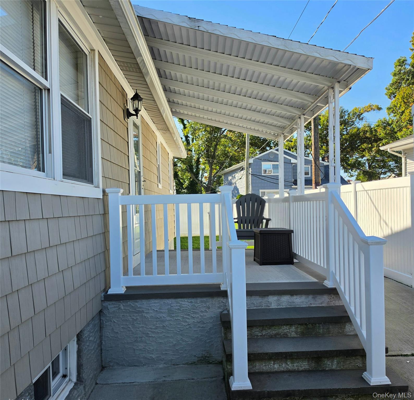 882 Leeds Court Property Photo 14