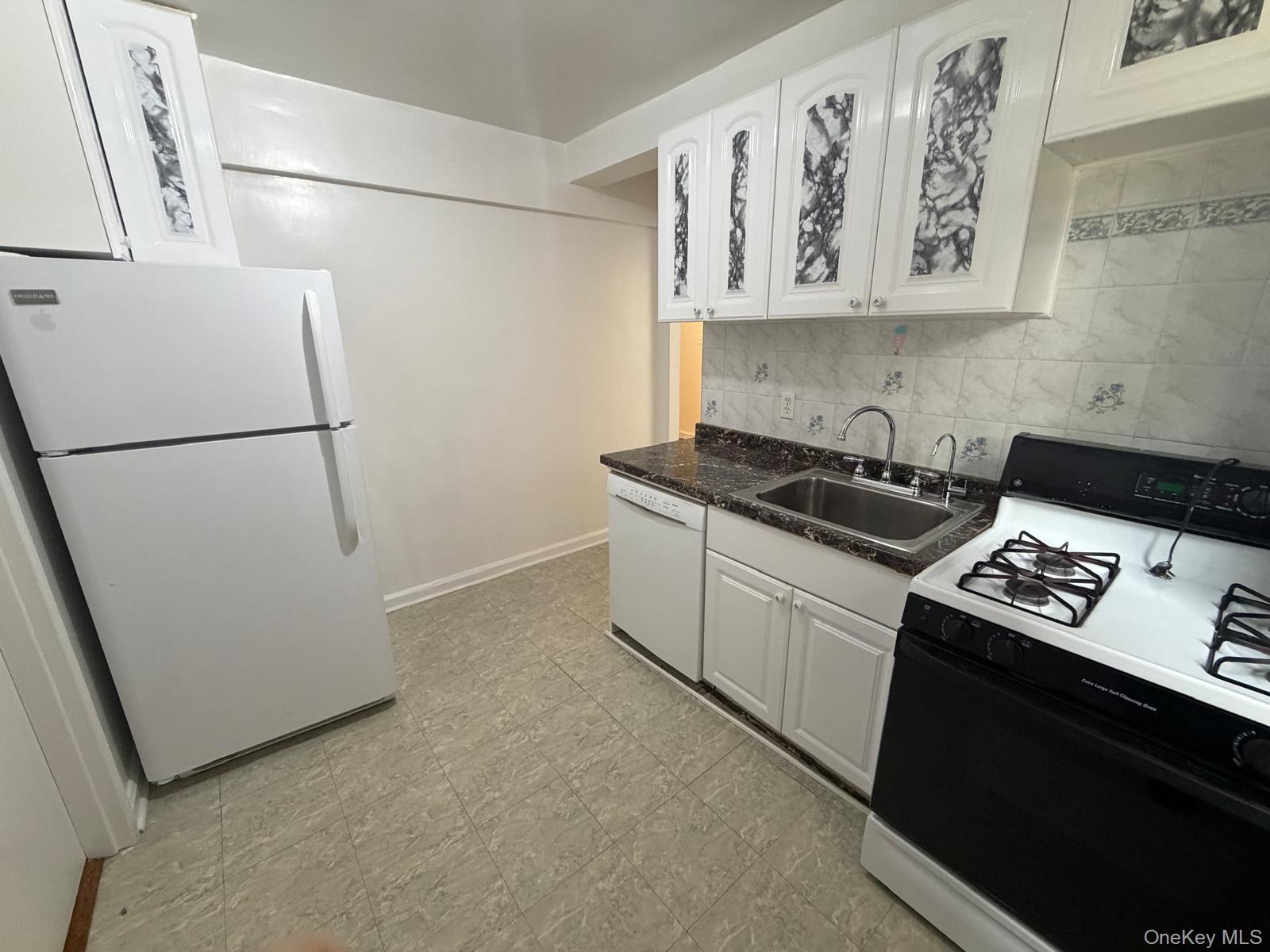 62-59 108 108 Street 2n Property Photo 10