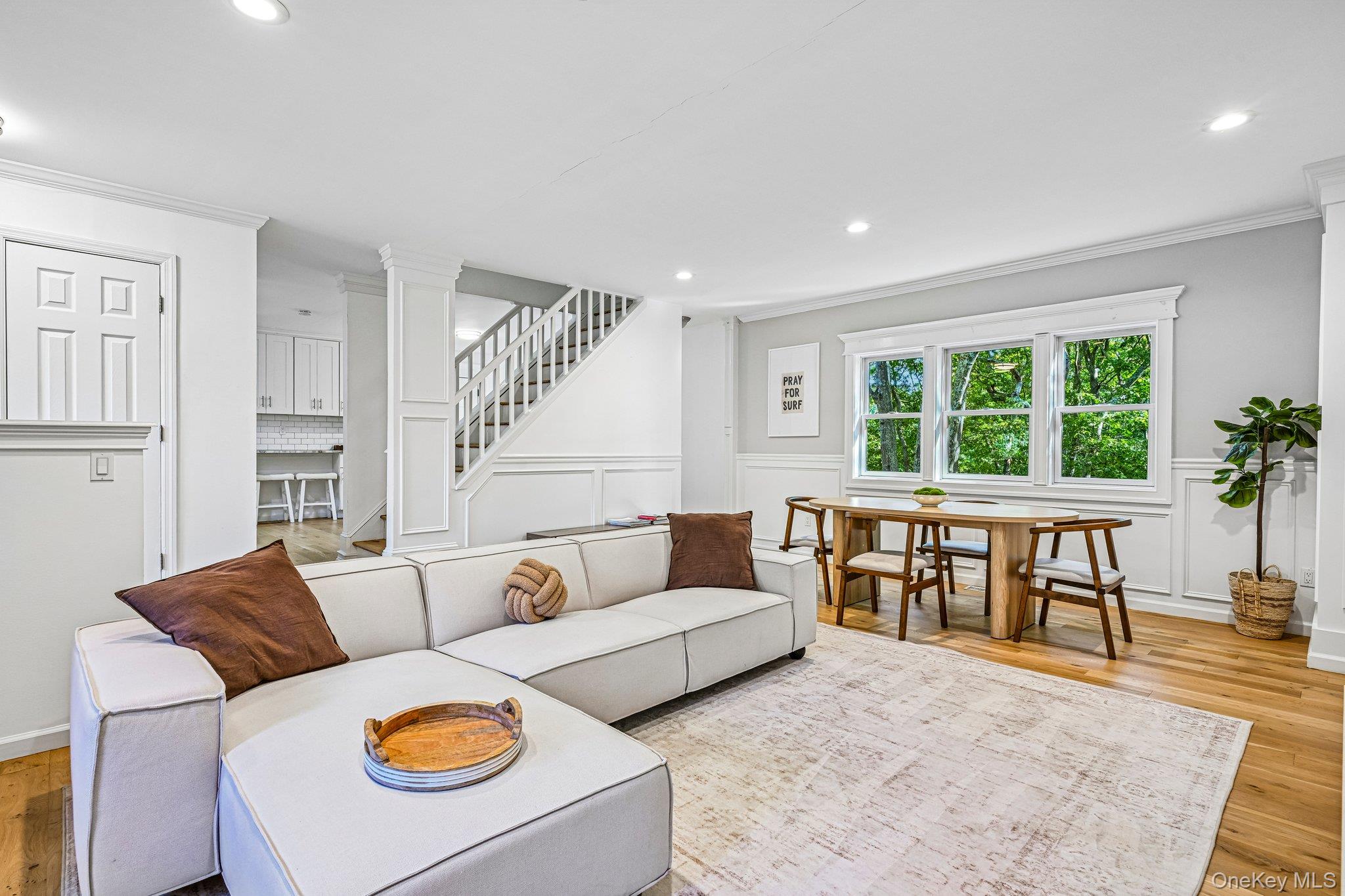 57 Hampton Court Property Photo 6