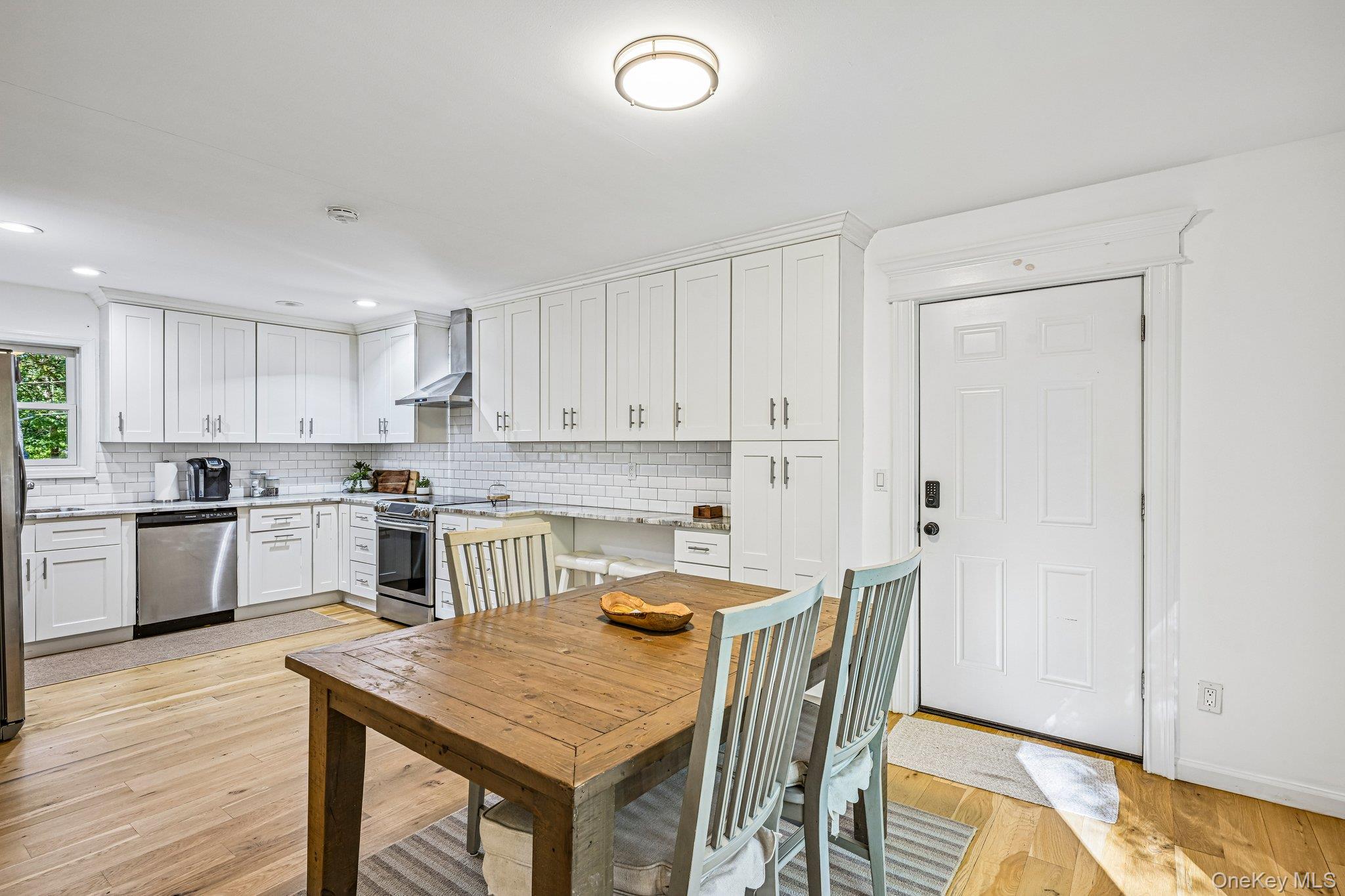 57 Hampton Court Property Photo 10
