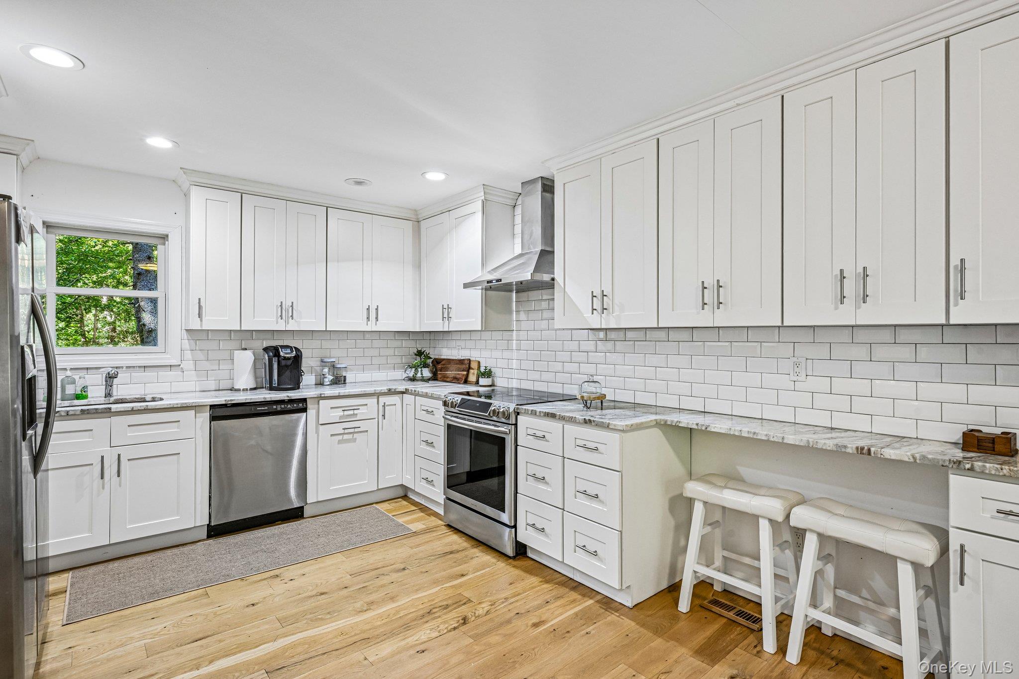 57 Hampton Court Property Photo 13