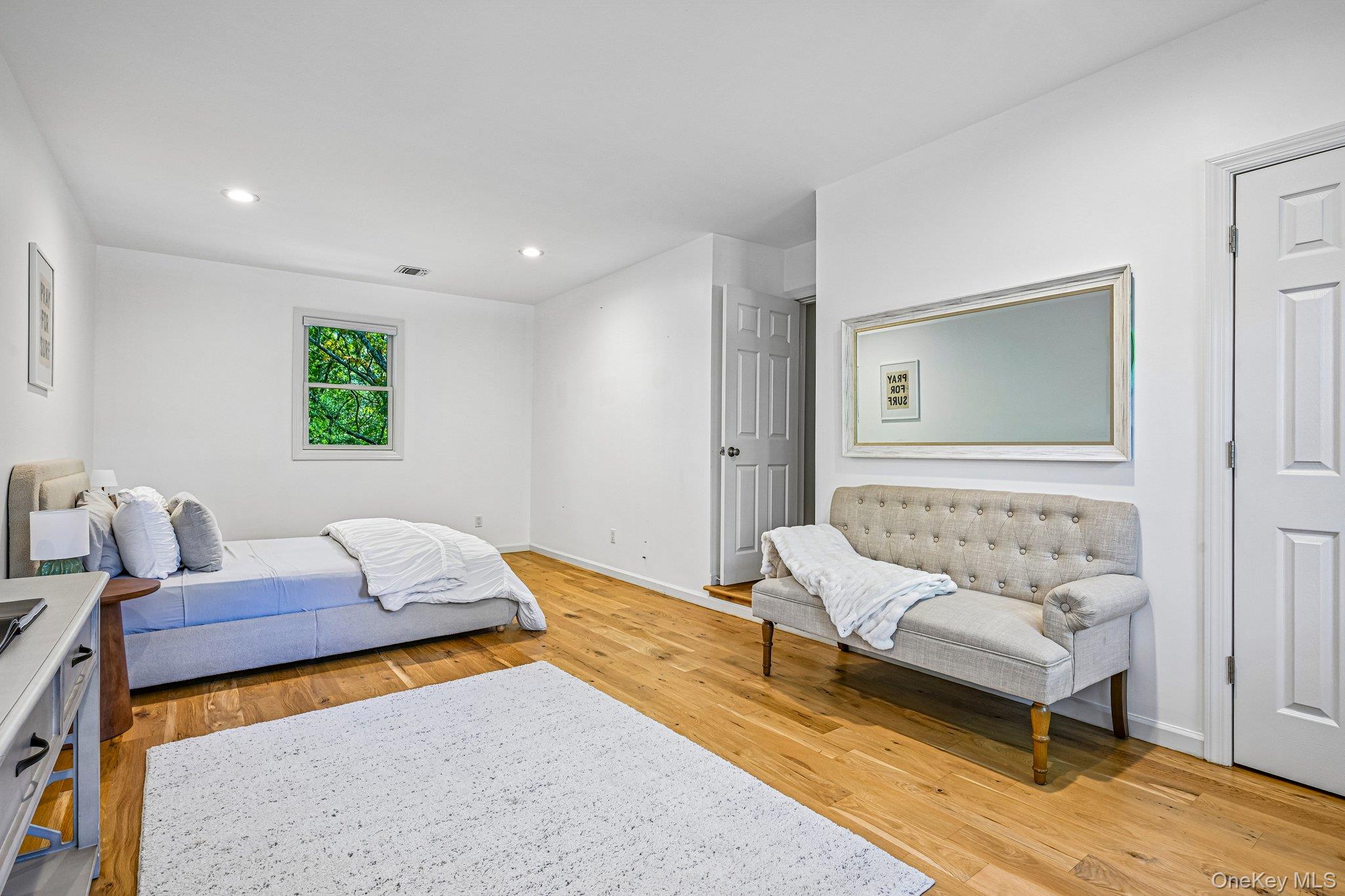 57 Hampton Court Property Photo 25