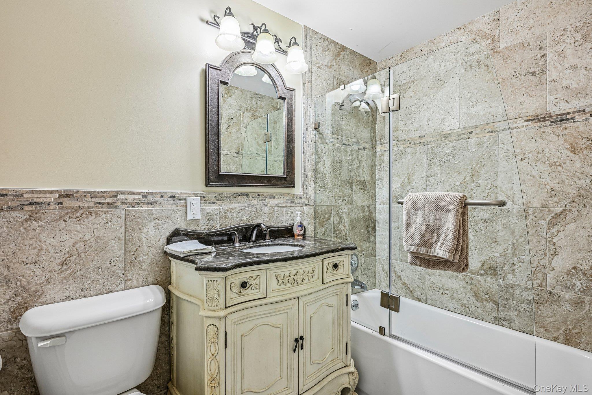 57 Hampton Court Property Photo 26