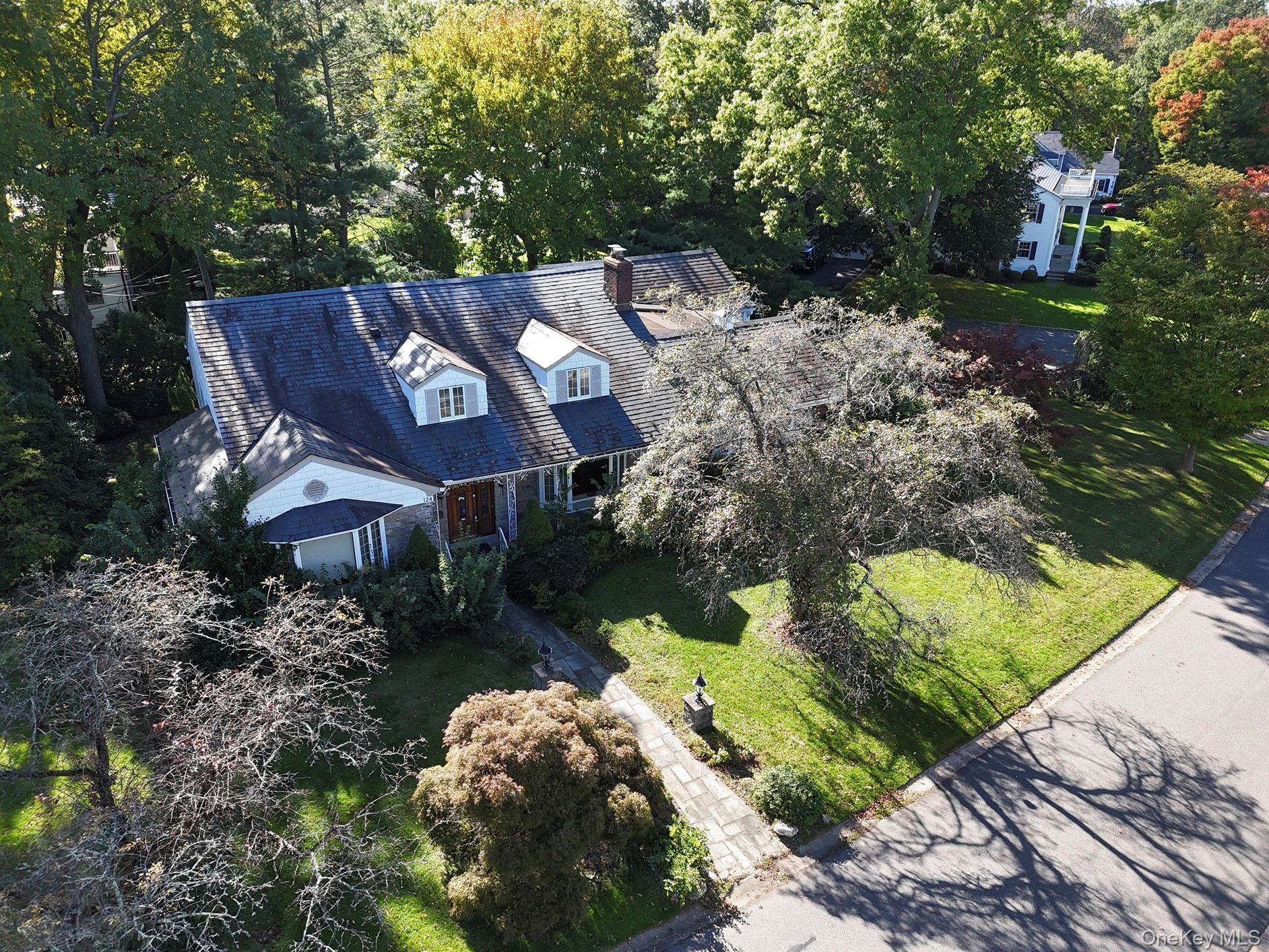 124 Whistler Road Property Photo 3