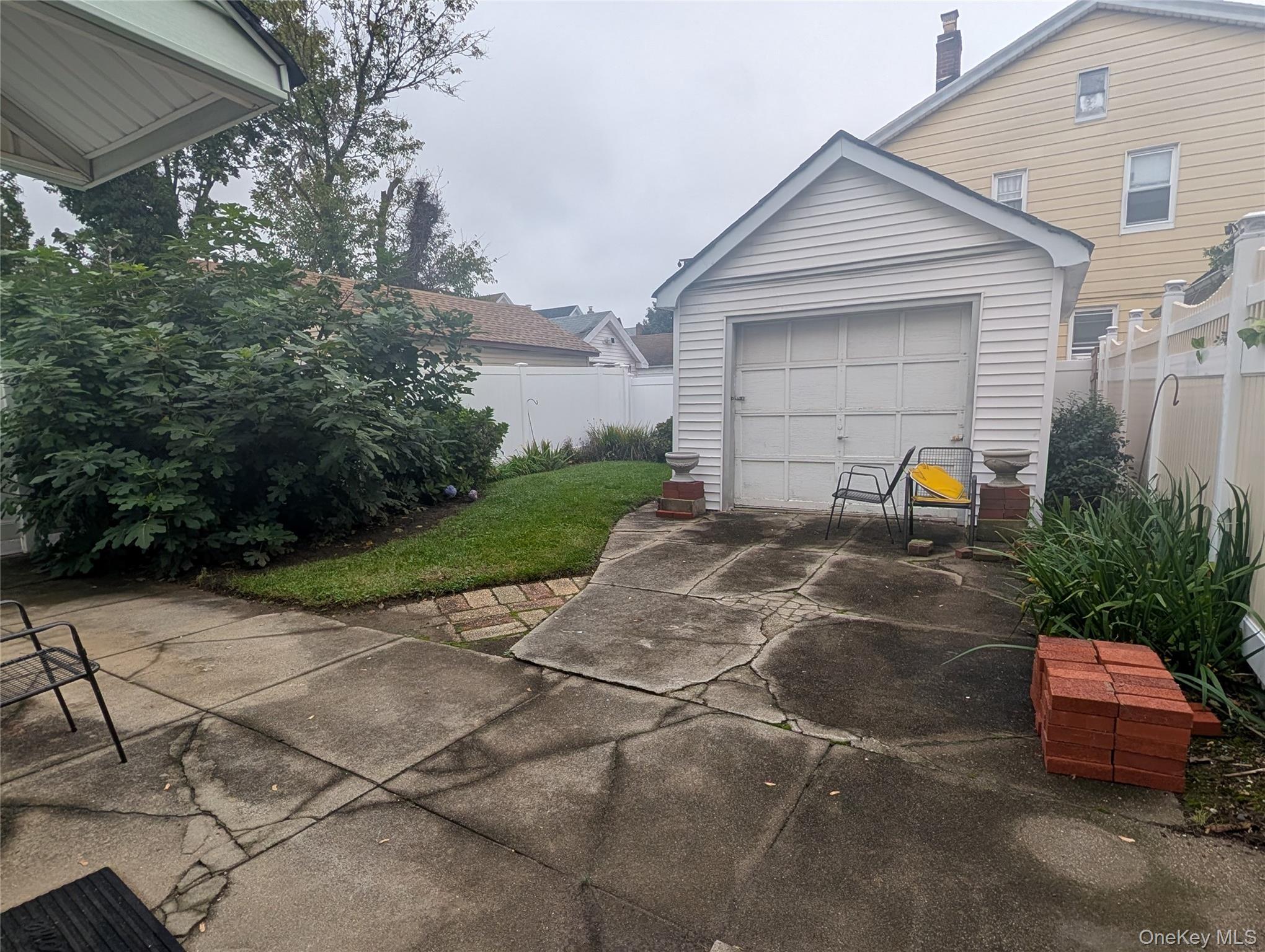 103-15 221st Street Property Photo 2