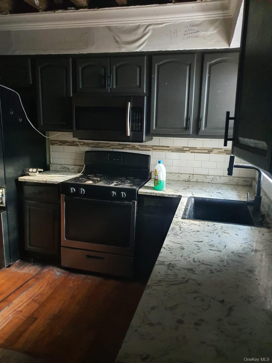 3341 Eastchester Road Property Photo 4