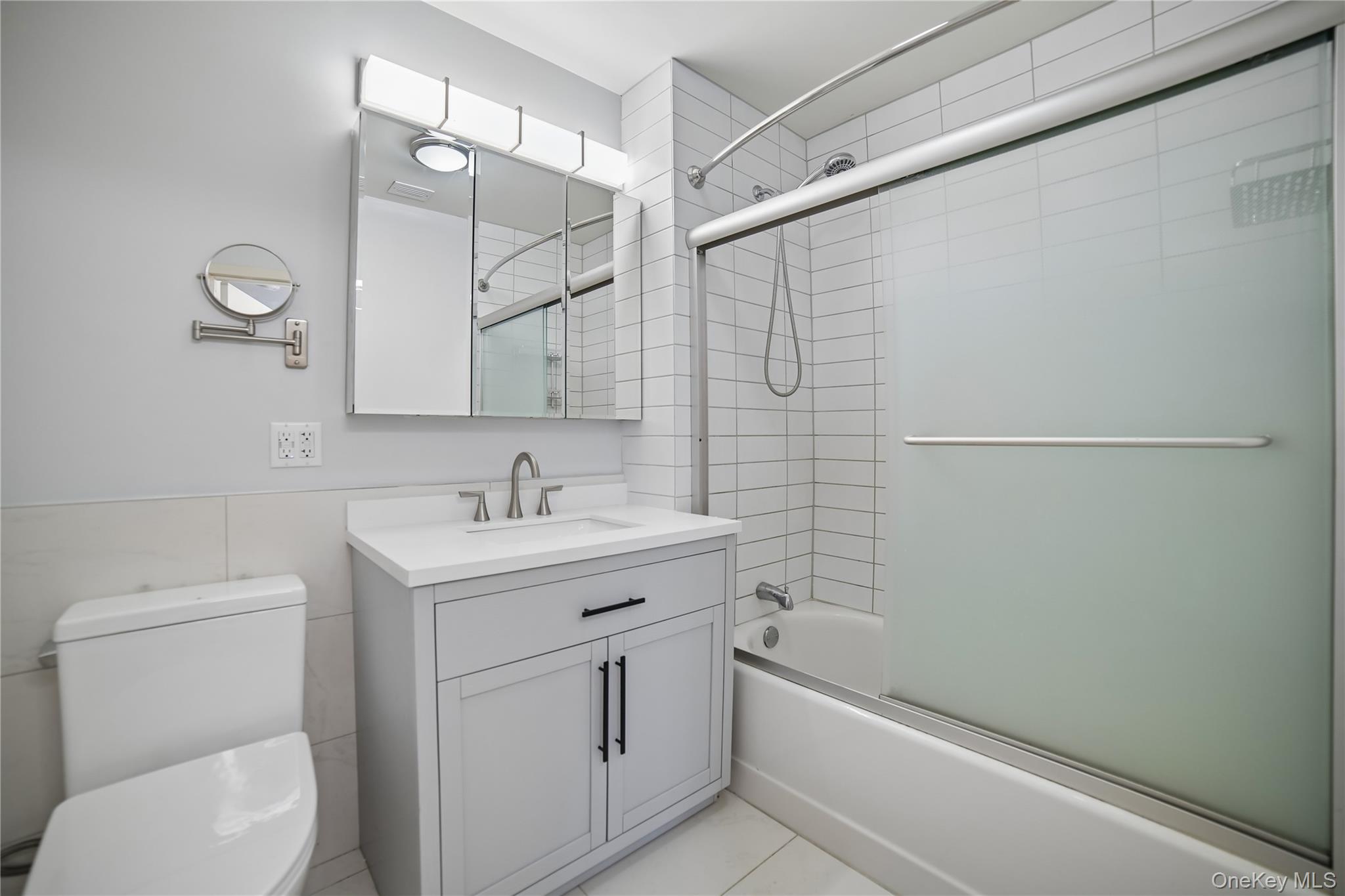 535 W 52nd Street 8d Property Photo 7