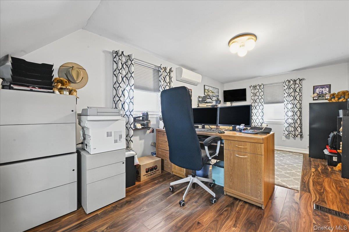 980 Washington Avenue Property Photo 29