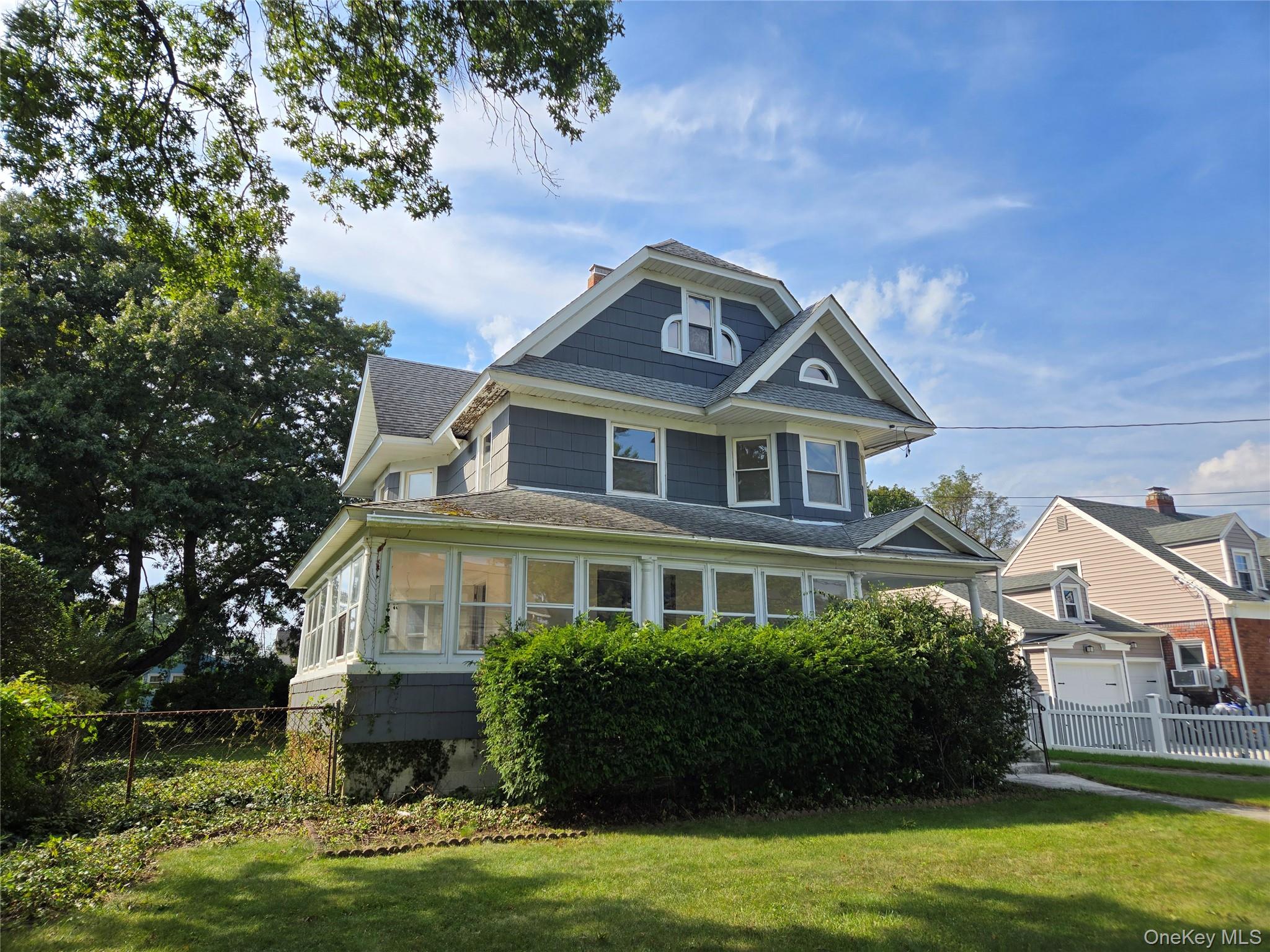 302 Locust Avenue Property Photo 3