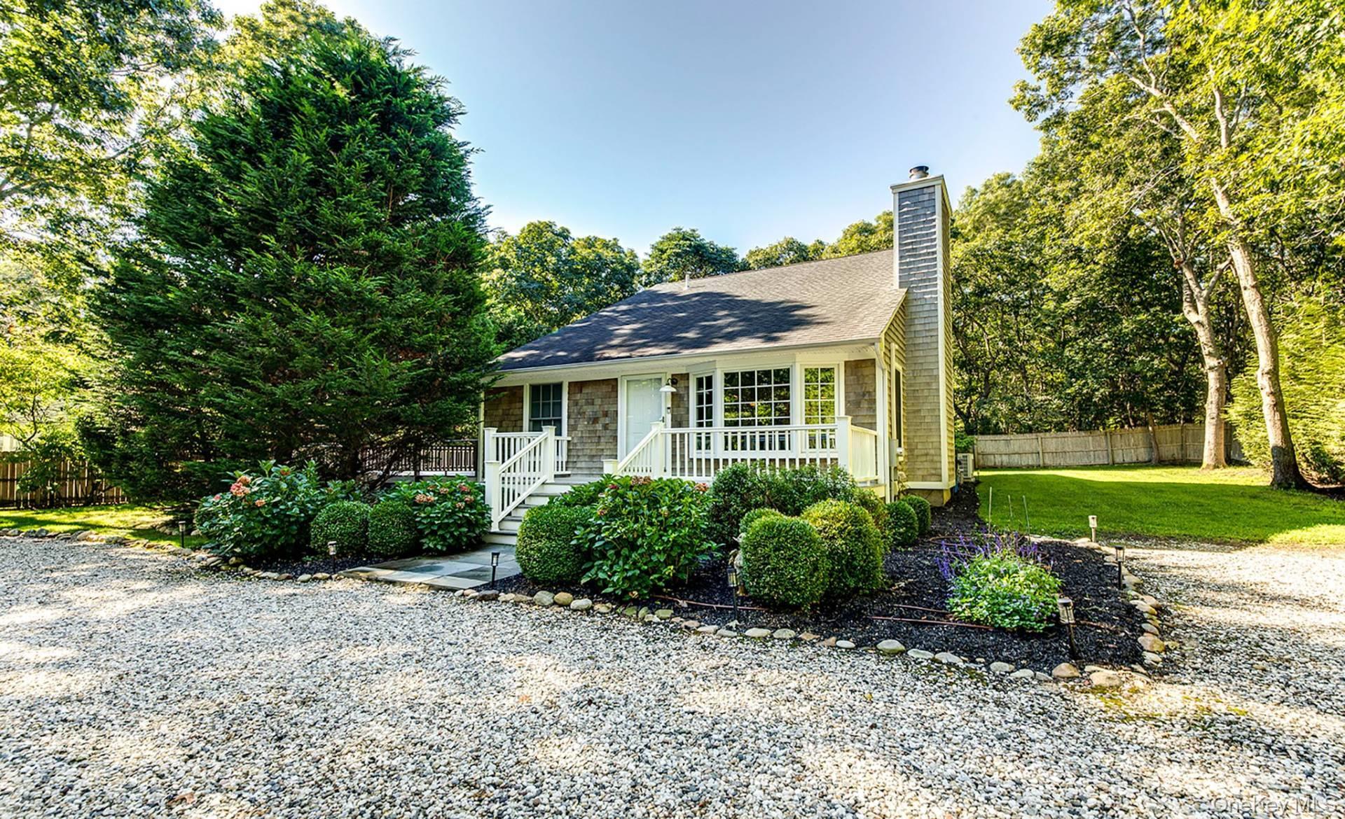 4 Montauk Boulevard Property Photo 1