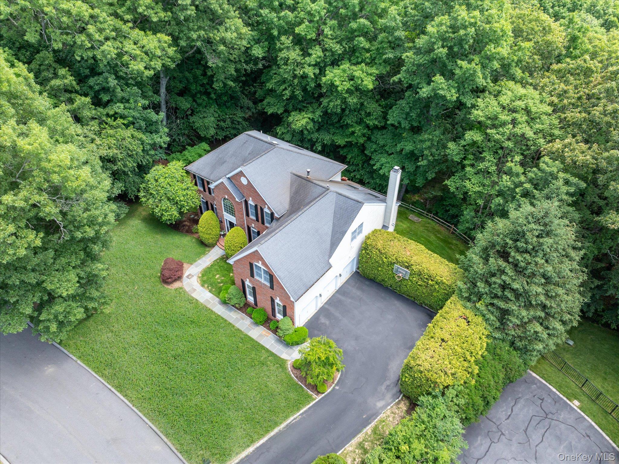 6 Theal Court Property Photo 2